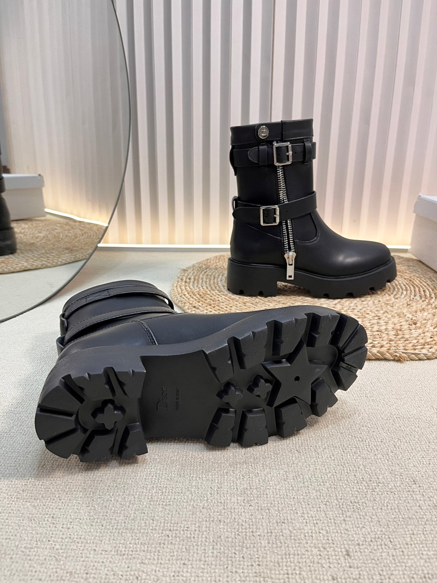 DIOR D-Major Ankle Boot 35mm In Black Calfskin 992673