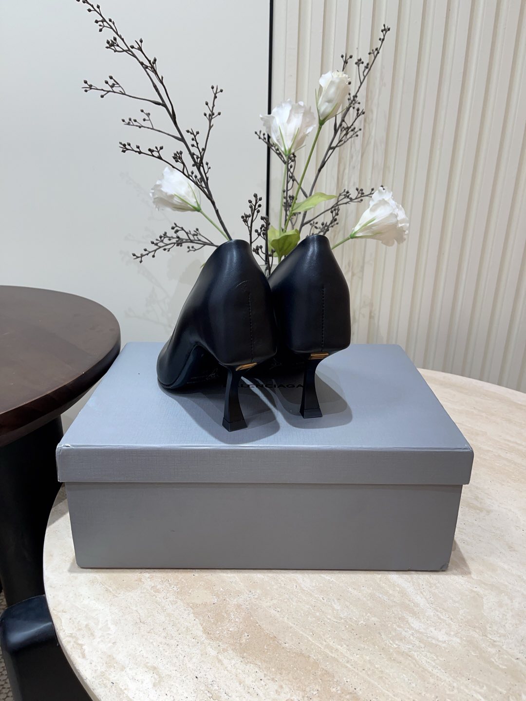 Balanciaga CURVED HEEL SHALLOW MOUTH PUMPS IN BLACK CALFSKIN