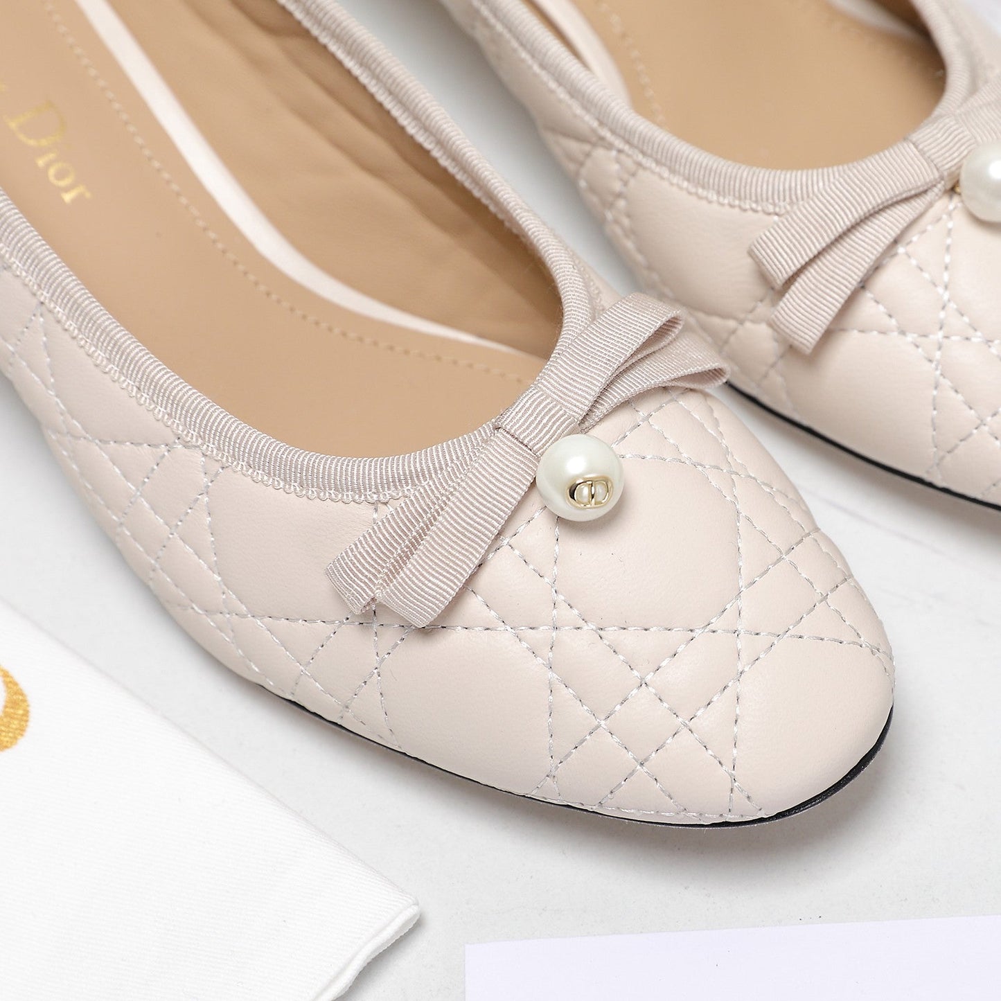 DIOR Pump 40mm In White Pink Quilted Calfskin 995266
