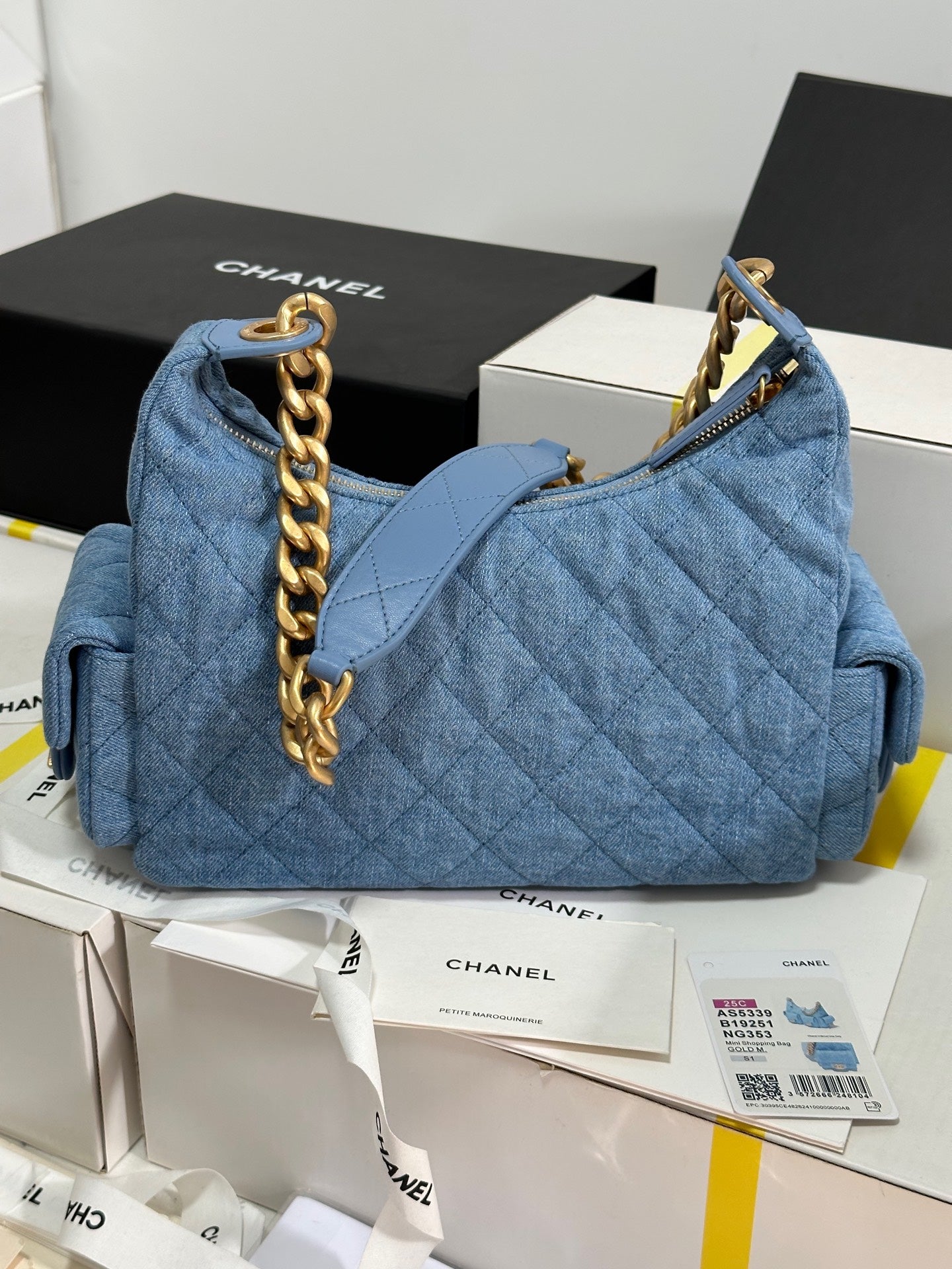 CHANEL 25C Hobo 31cm Baby Blue Demin Gold Hardware 243565