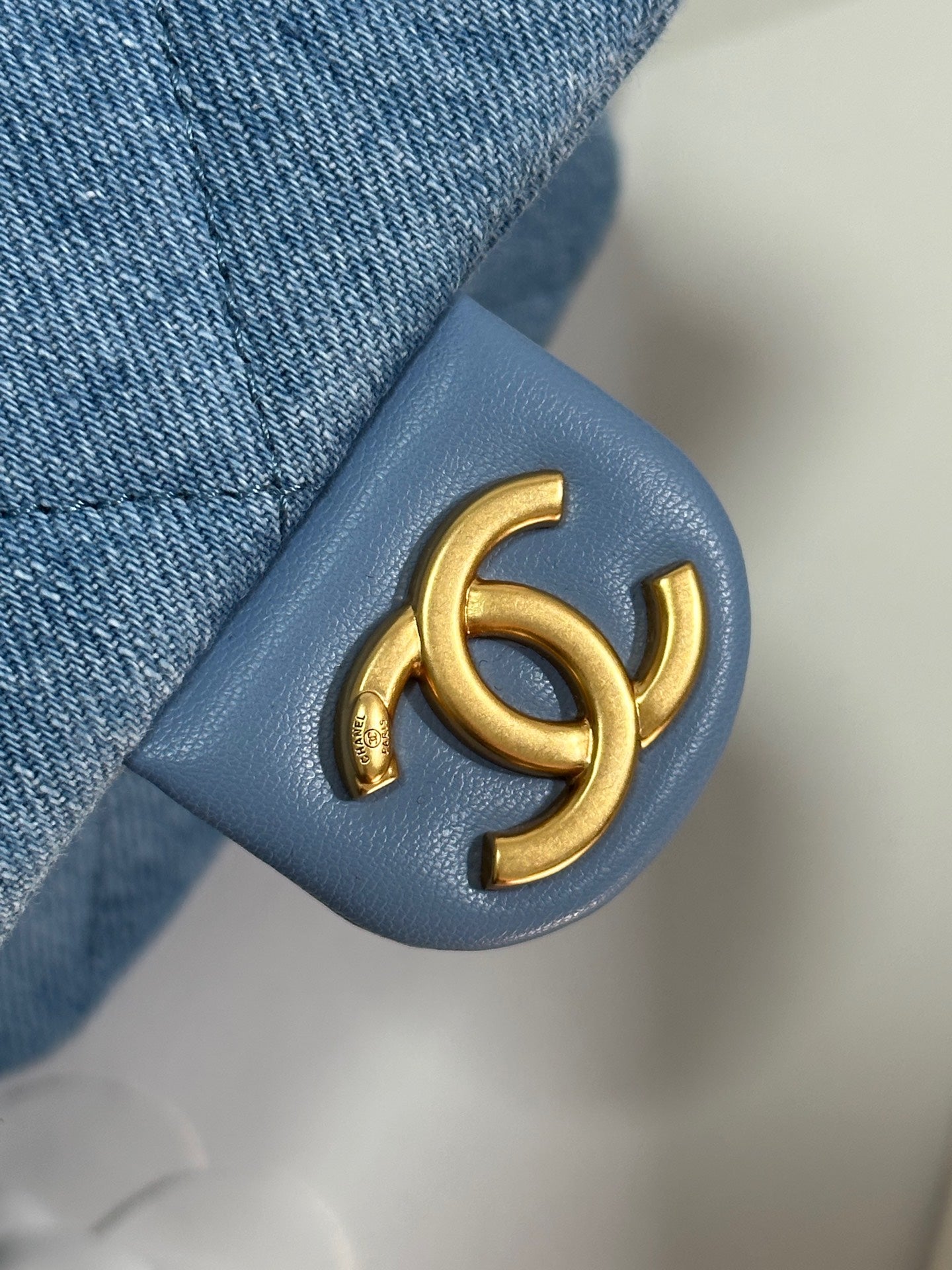 CHANEL 25C Hobo 35cm Baby Blue Demin Gold Hardware 243567