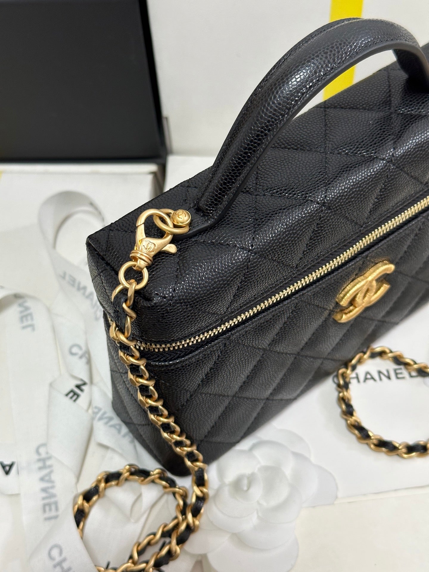 CHANEL 25P Vanity Case 19.5cm Black Calfskin Gold Hardware 243586