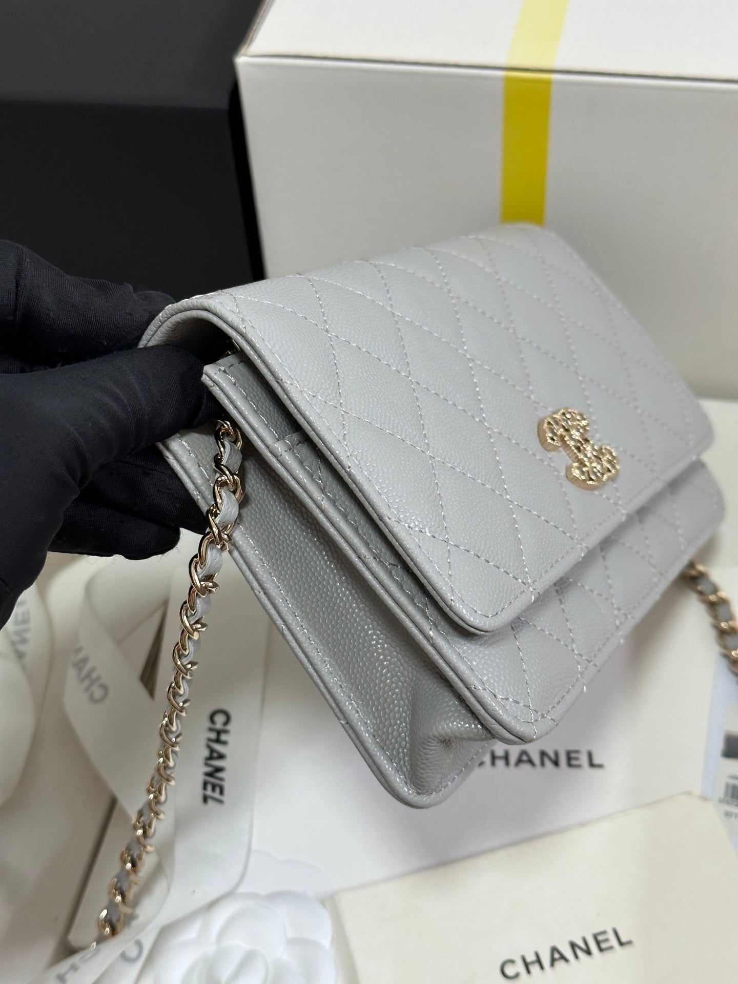 CHANEL 25P Wallet On Chain 19cm Light Gray Cowhide Heart Rhinestone 243598