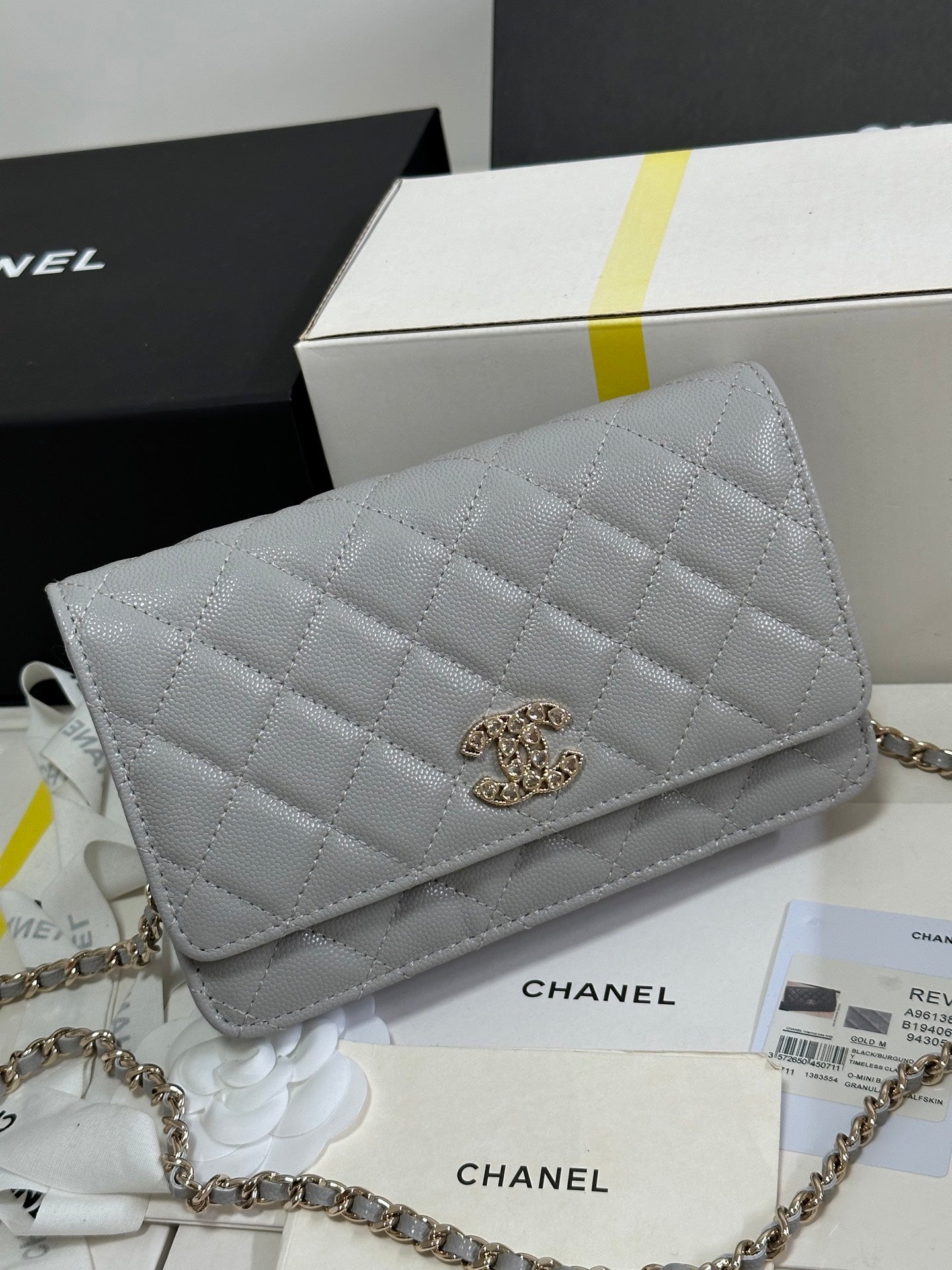 CHANEL 25P Wallet On Chain 19cm Light Gray Cowhide Heart Rhinestone 243598