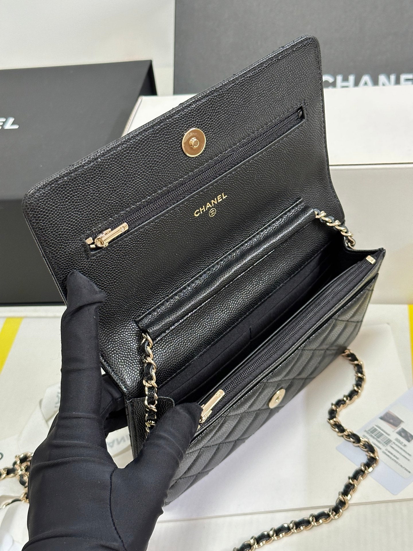 CHANEL 25P Wallet On Chain 19cm Black Cowhide Heart Rhinestone 243601
