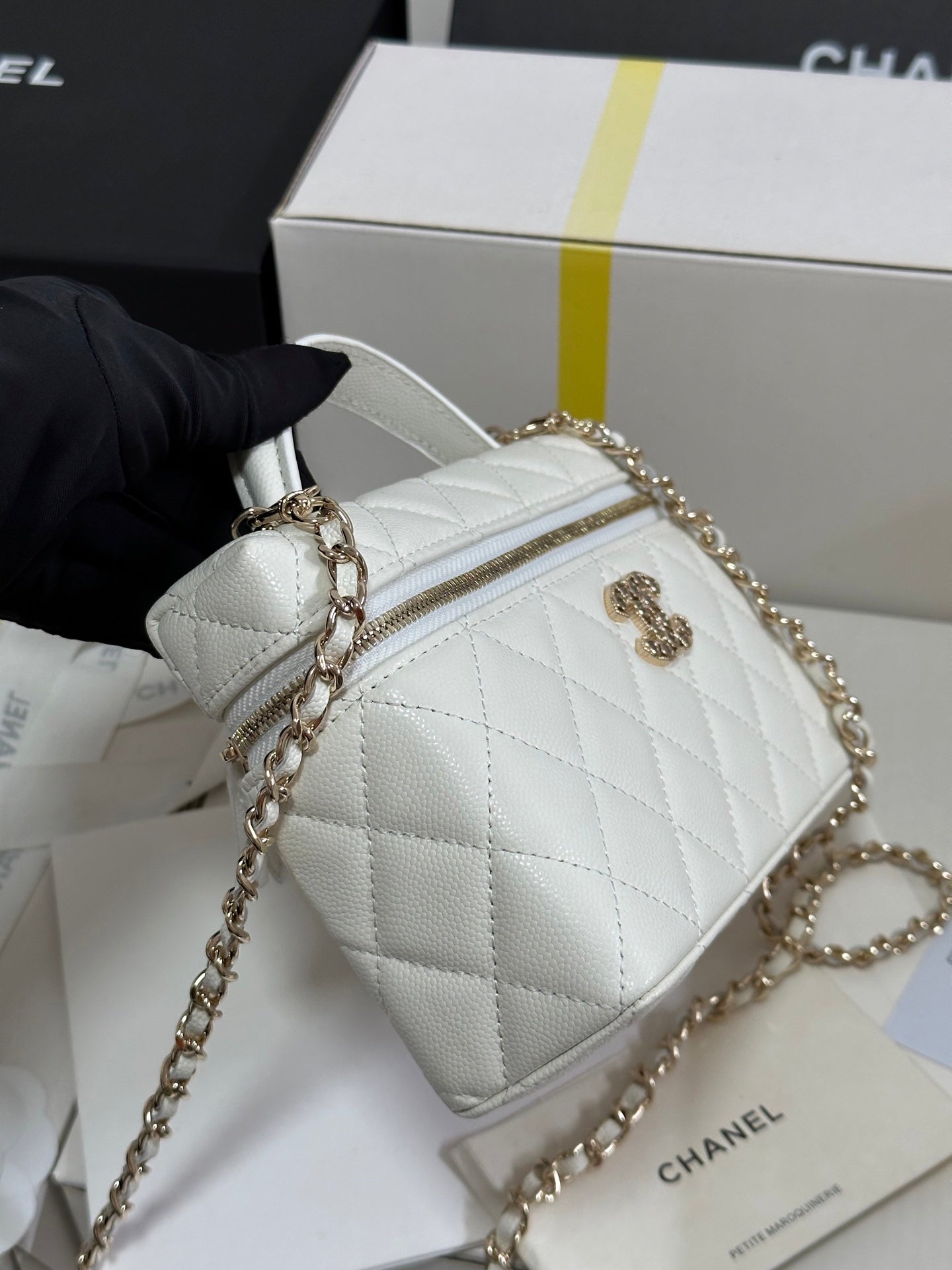CHANEL 25P Vanity Case 19.5cm White Calfskin Heart Rhinestone 243604