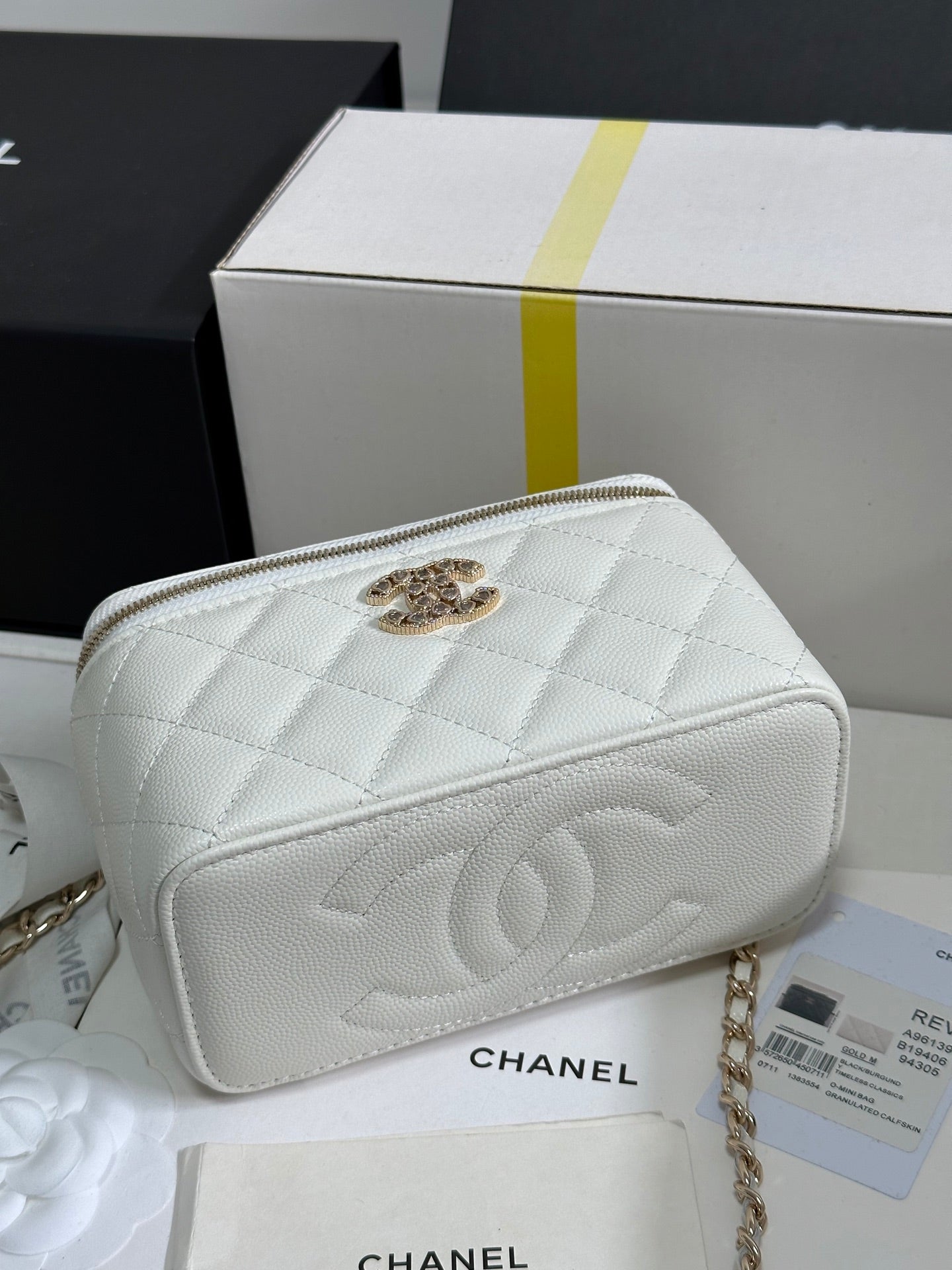 CHANEL 25C Vanity Case 17cm White Caviar Leather Heart Rhinestone Light Gold Hardware 243421