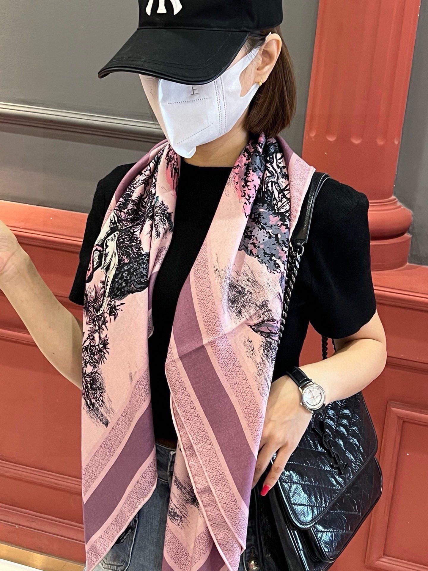 DIOR SQUARE SCARF 110 CM IN COLORFUL SILK VELEVET 389724