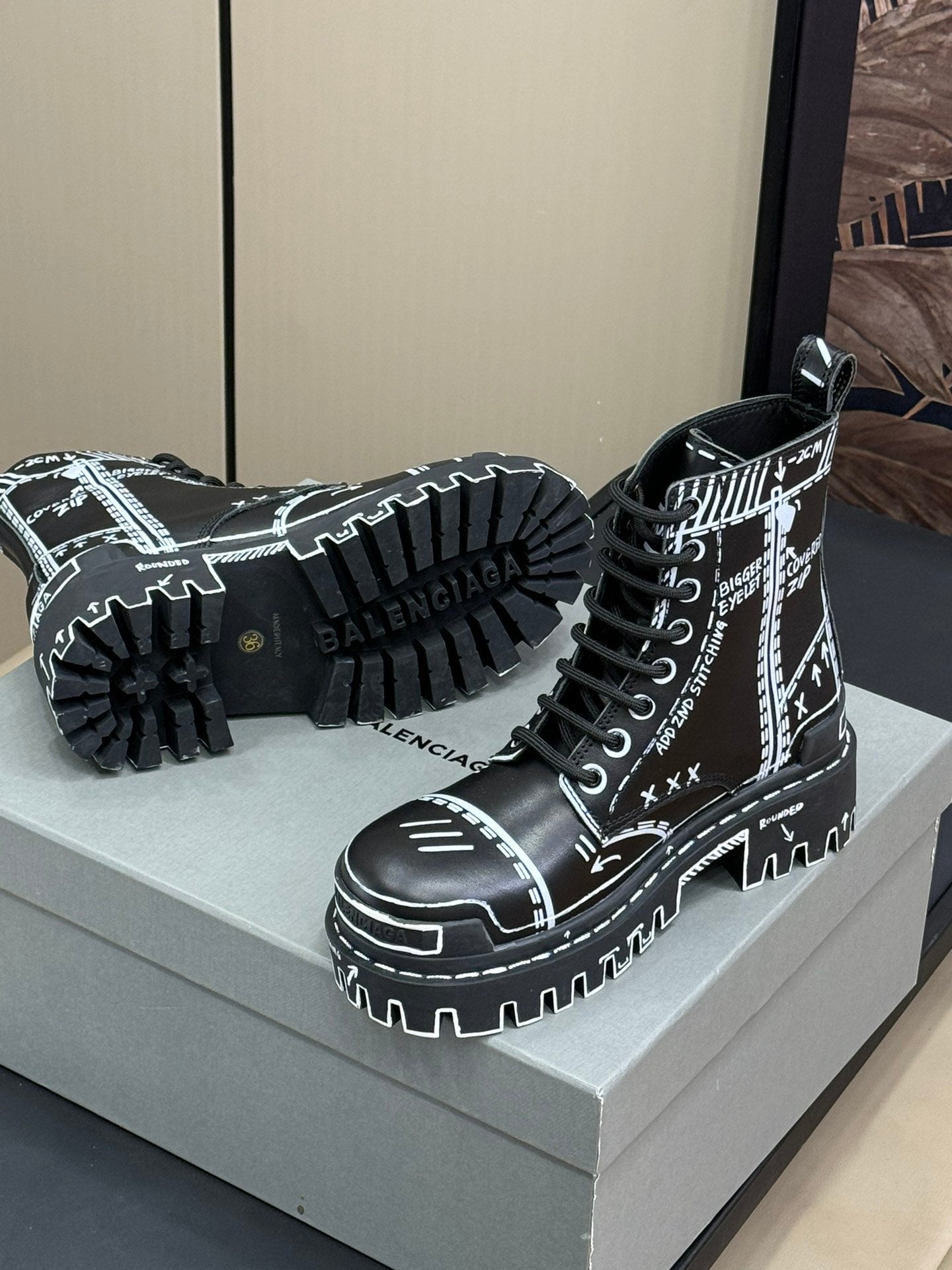 Balanciaga CHUNKY BOOTS IN BLACK SMOOTH CALFSKIN WHITE PRINT
