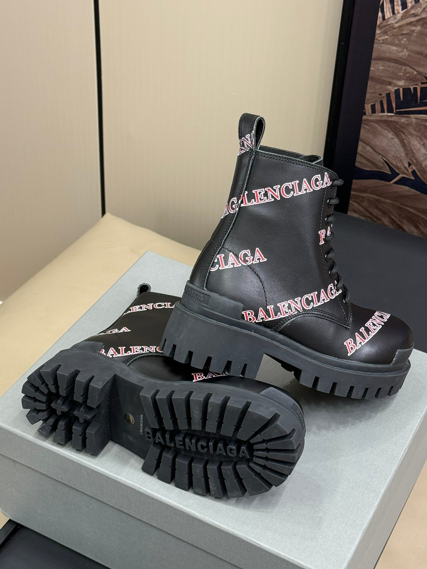 Balanciaga CHUNKY BOOTS IN BLACK SMOOTH CALFSKIN RED LOGO PRINT