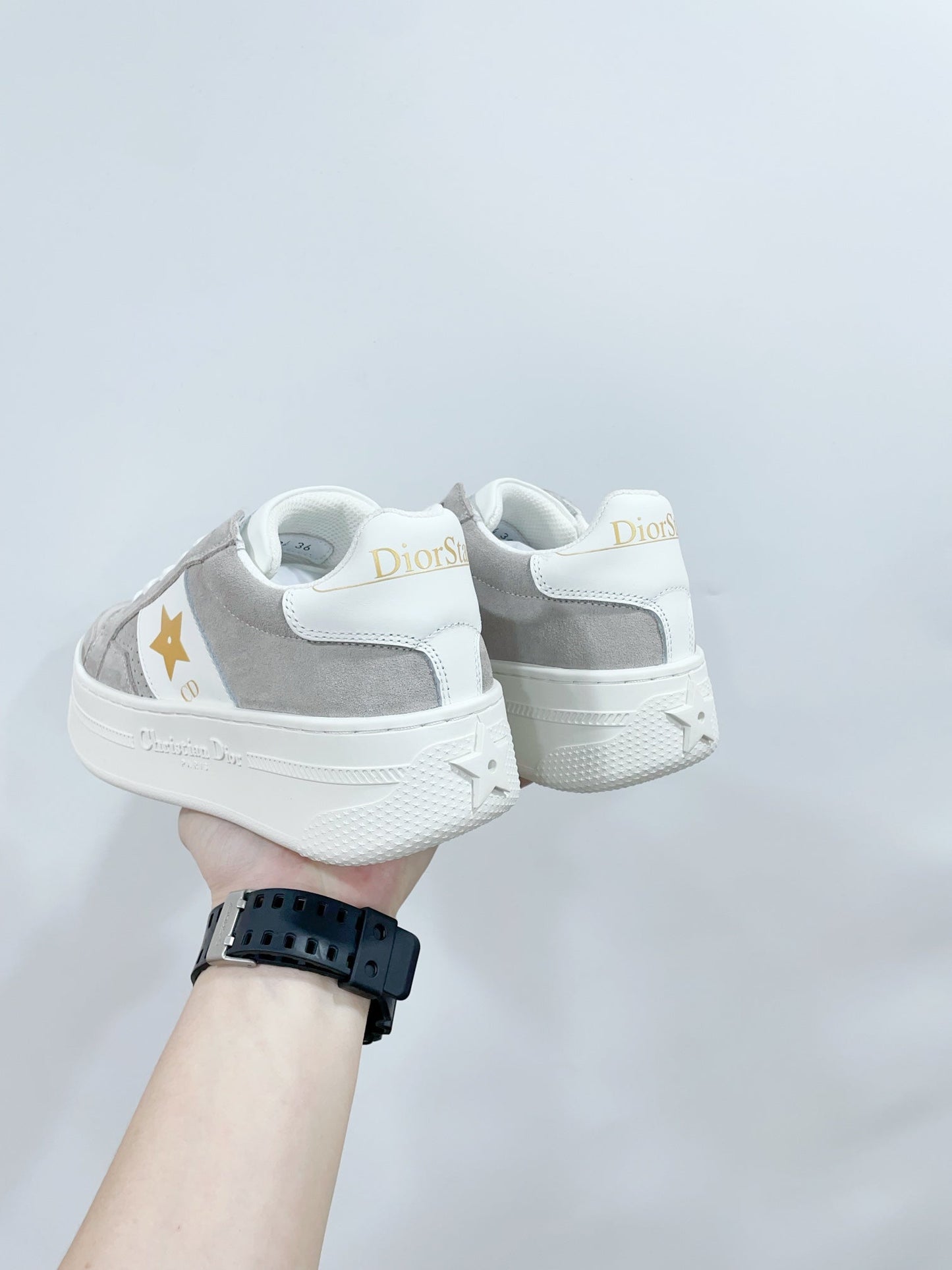 DIOR Star Platform Sneaker In Light Grey Suede 999870