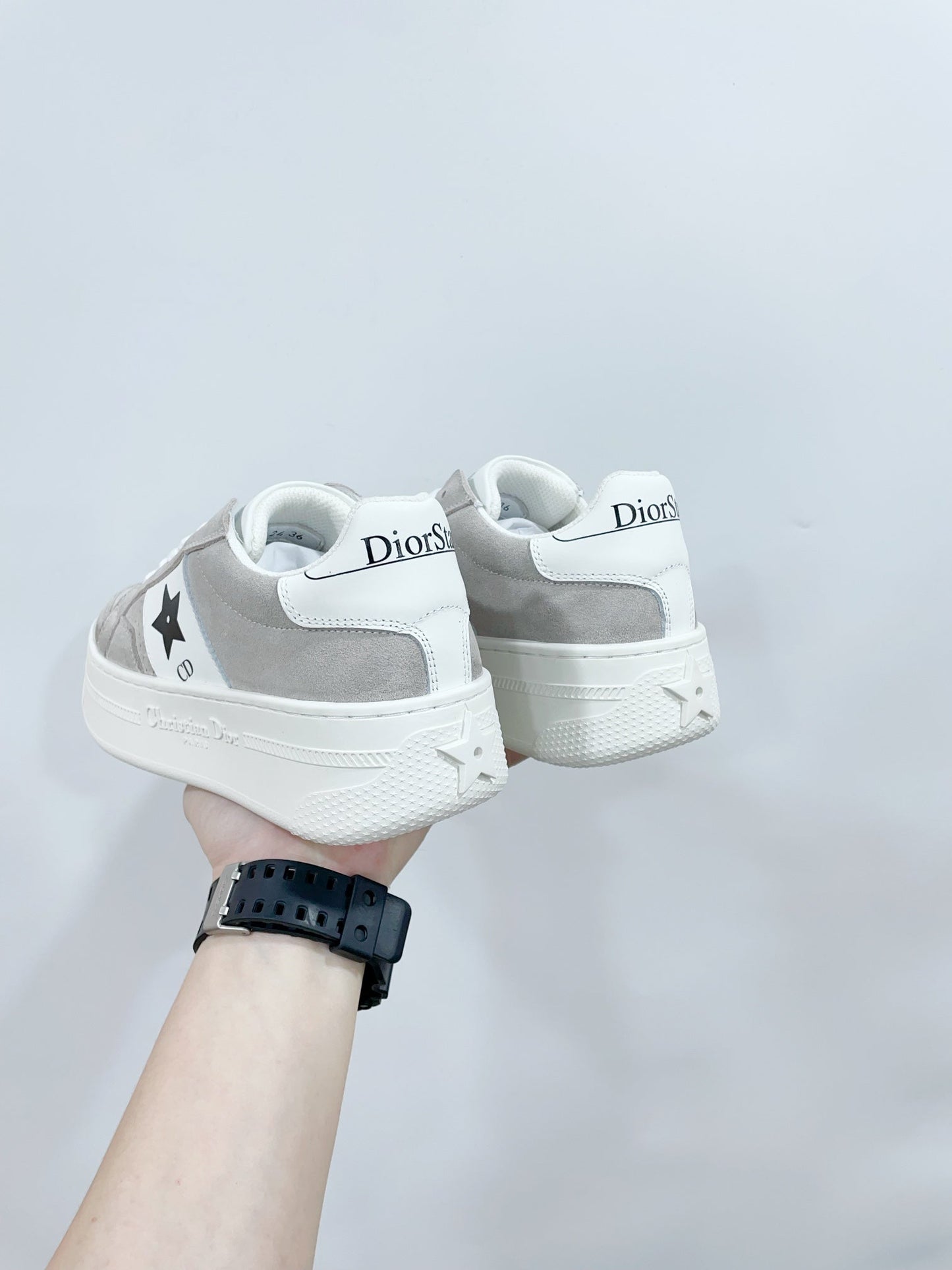 DIOR Star Platform Sneaker In Light Grey Suede 999872