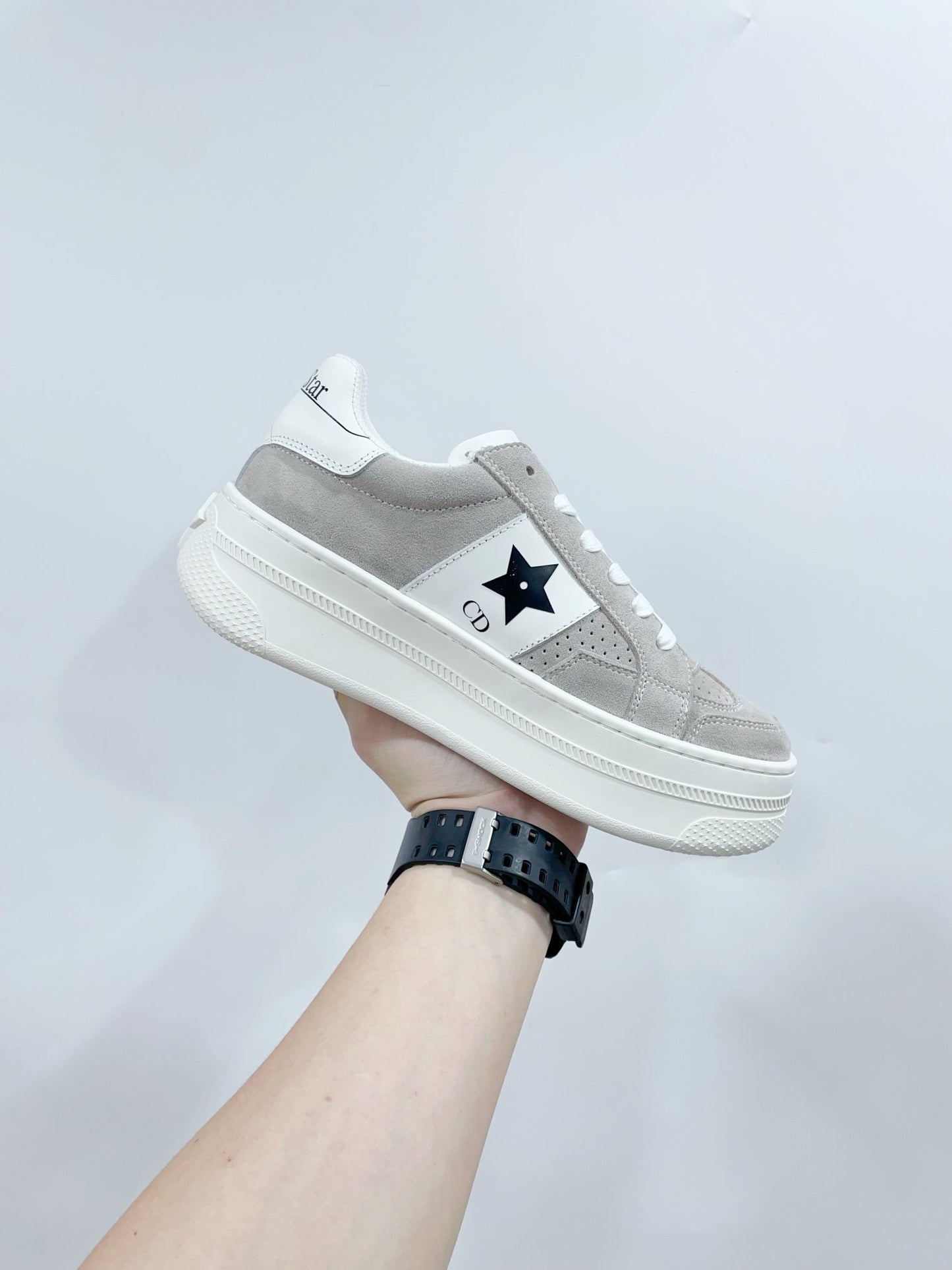 DIOR Star Platform Sneaker In Light Grey Suede 999872