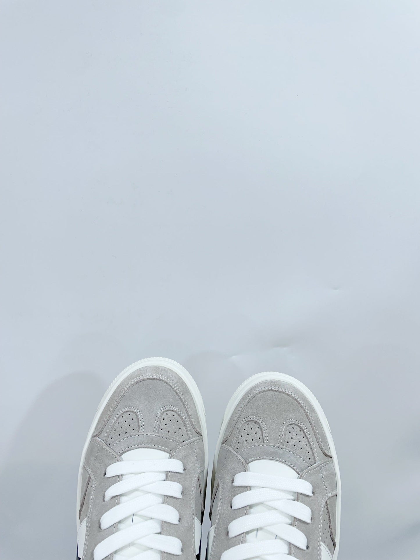 DIOR Star Platform Sneaker In Light Grey Suede 999872