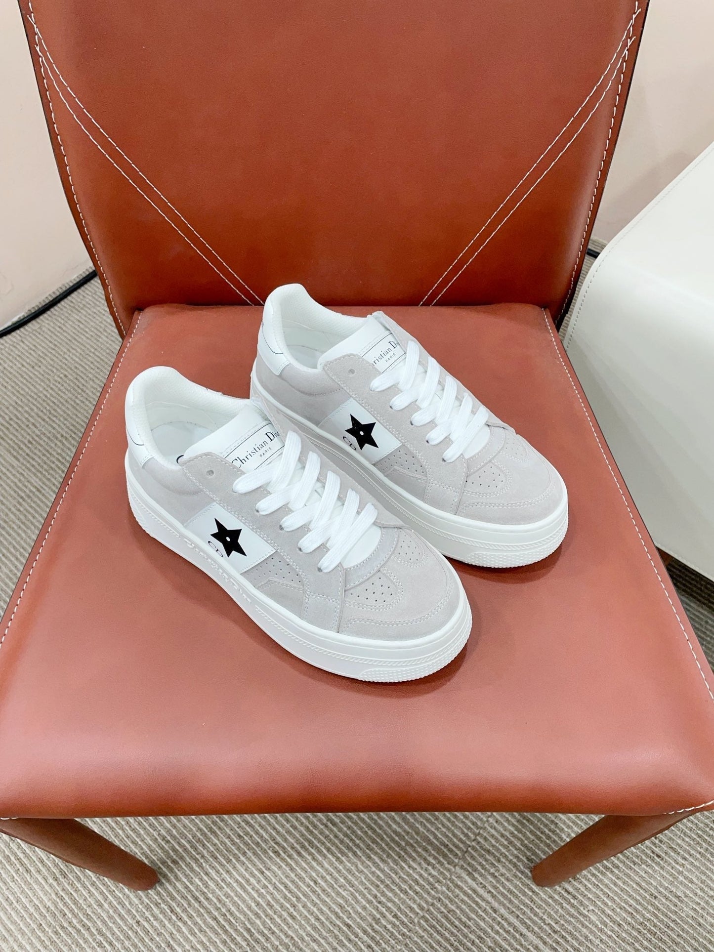 DIOR Star Platform Sneaker In Light Grey Suede 999872
