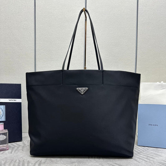PRADA MEDIUM SHOPPING BAG 40 IN BLACK RE-NYLON FABRIC