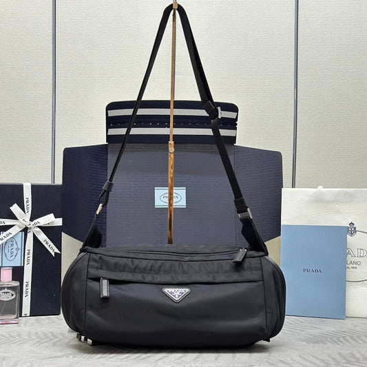 PRADA SHOULDER BAG 32 IN BLACK RE-NYLON TRIANGLE LOGO