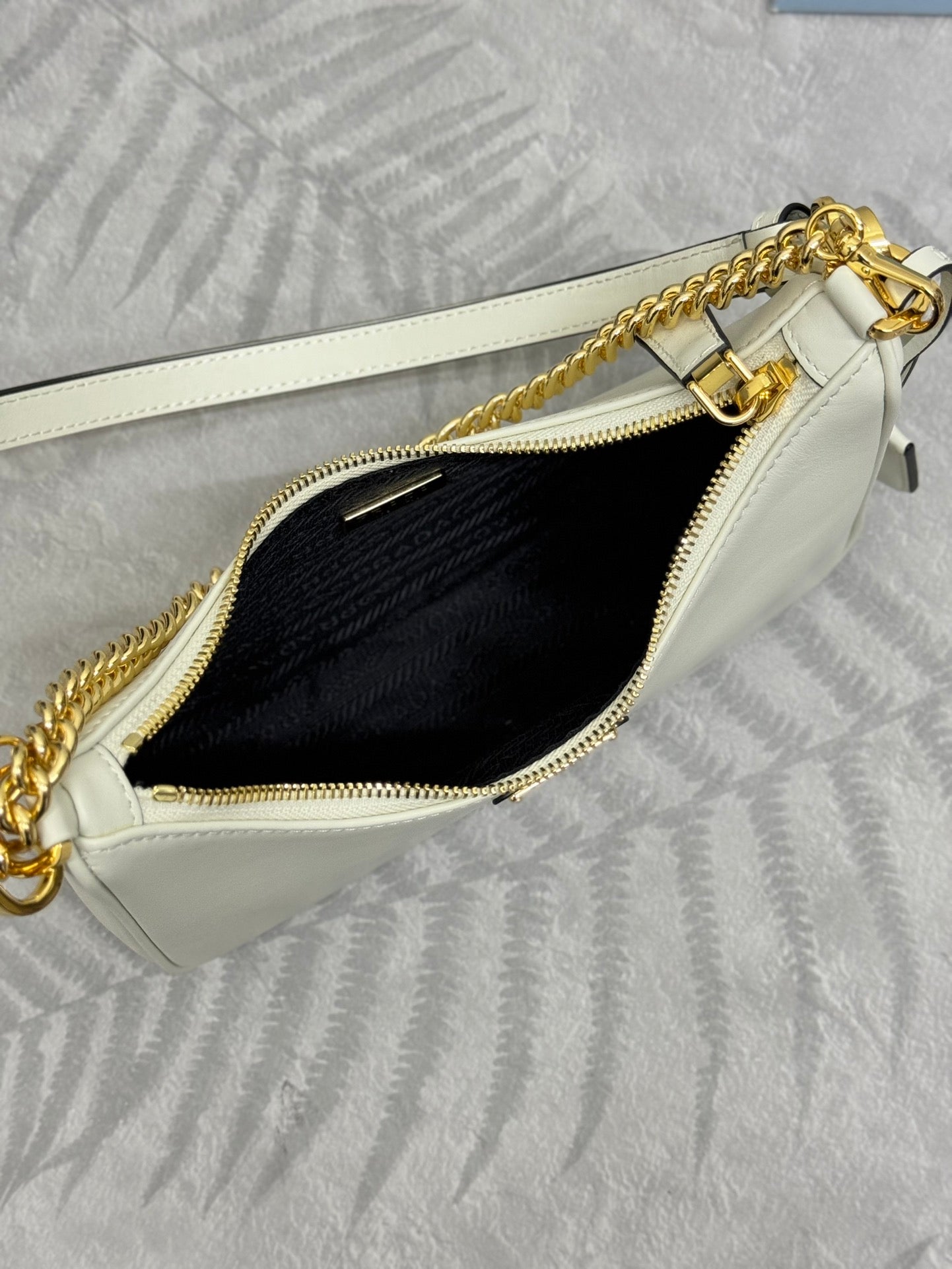 PRADA HOBO BAG 23 IN WHITE NAPPA LAMBSKIN GOLD CHAIN
