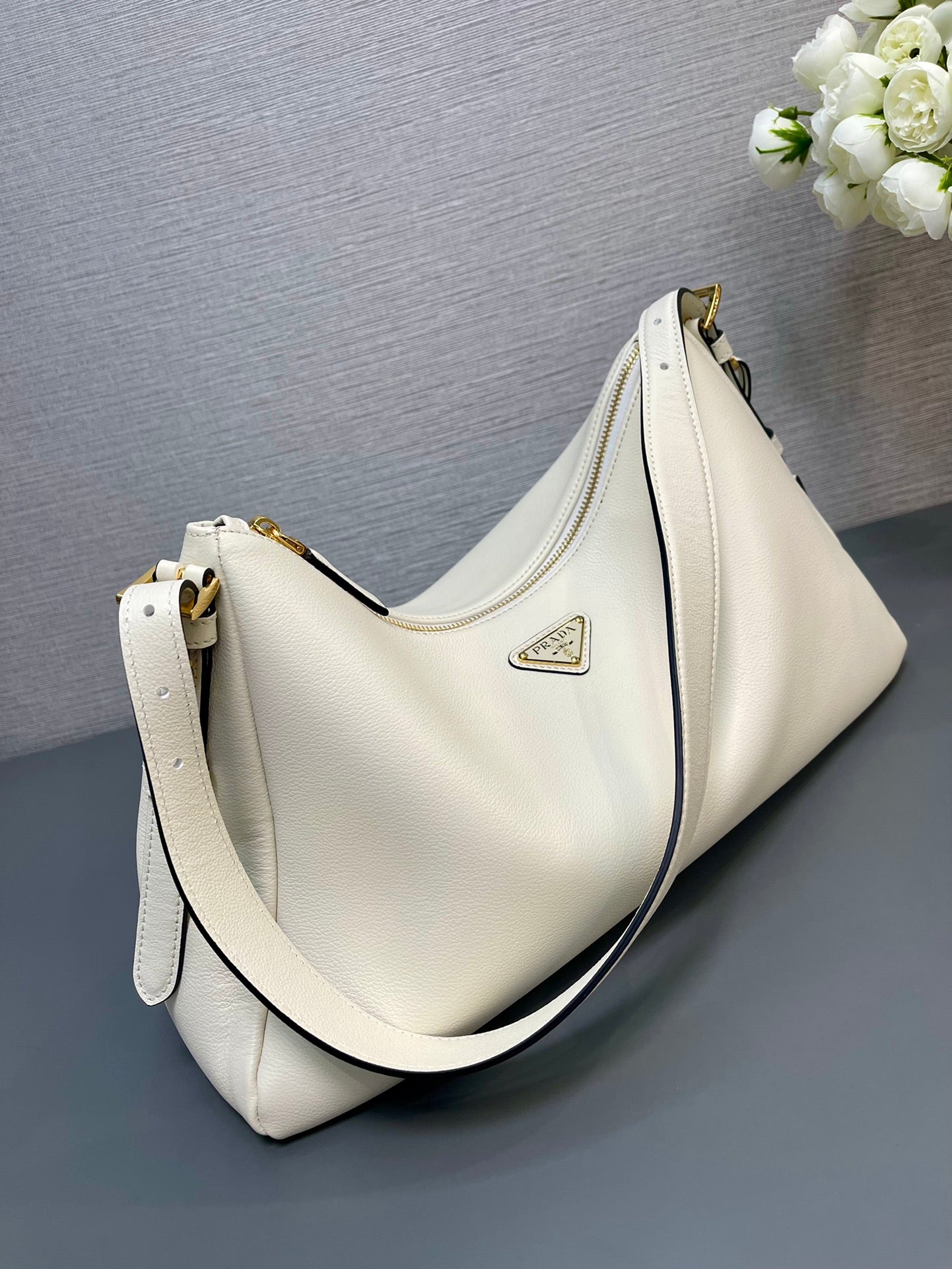 PRADA LARGE HOBO BAG 39 IN WHITE SOFT LAMBSKIN