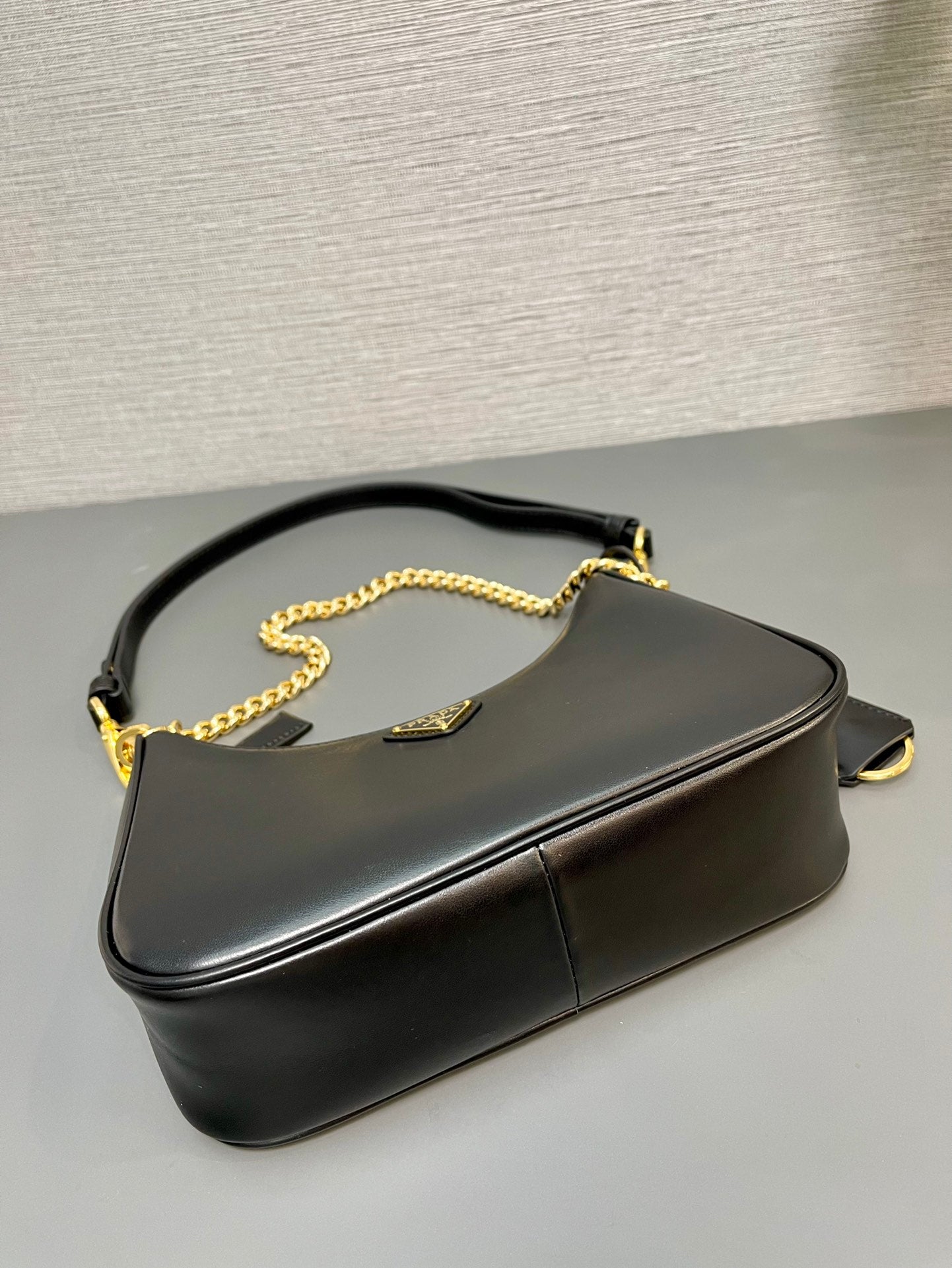 PRADA HOBO BAG 23 IN BLACK SMOOTH NAPPA LAMBSKIN GOLD HARDWARE