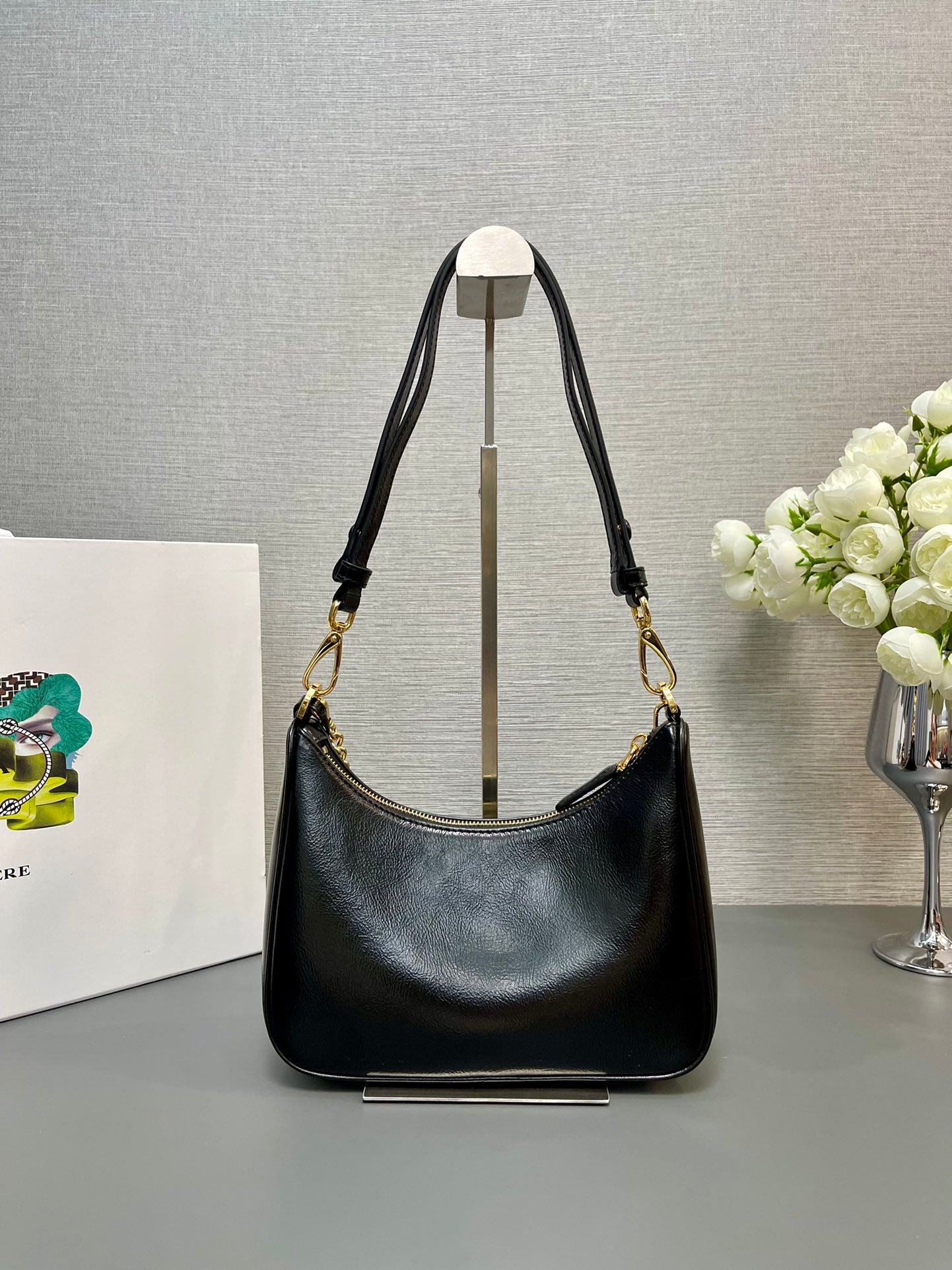 PRADA HOBO BAG 23 IN BLACK PATENT NAPPA LAMBSKIN GOLD HARDWARE