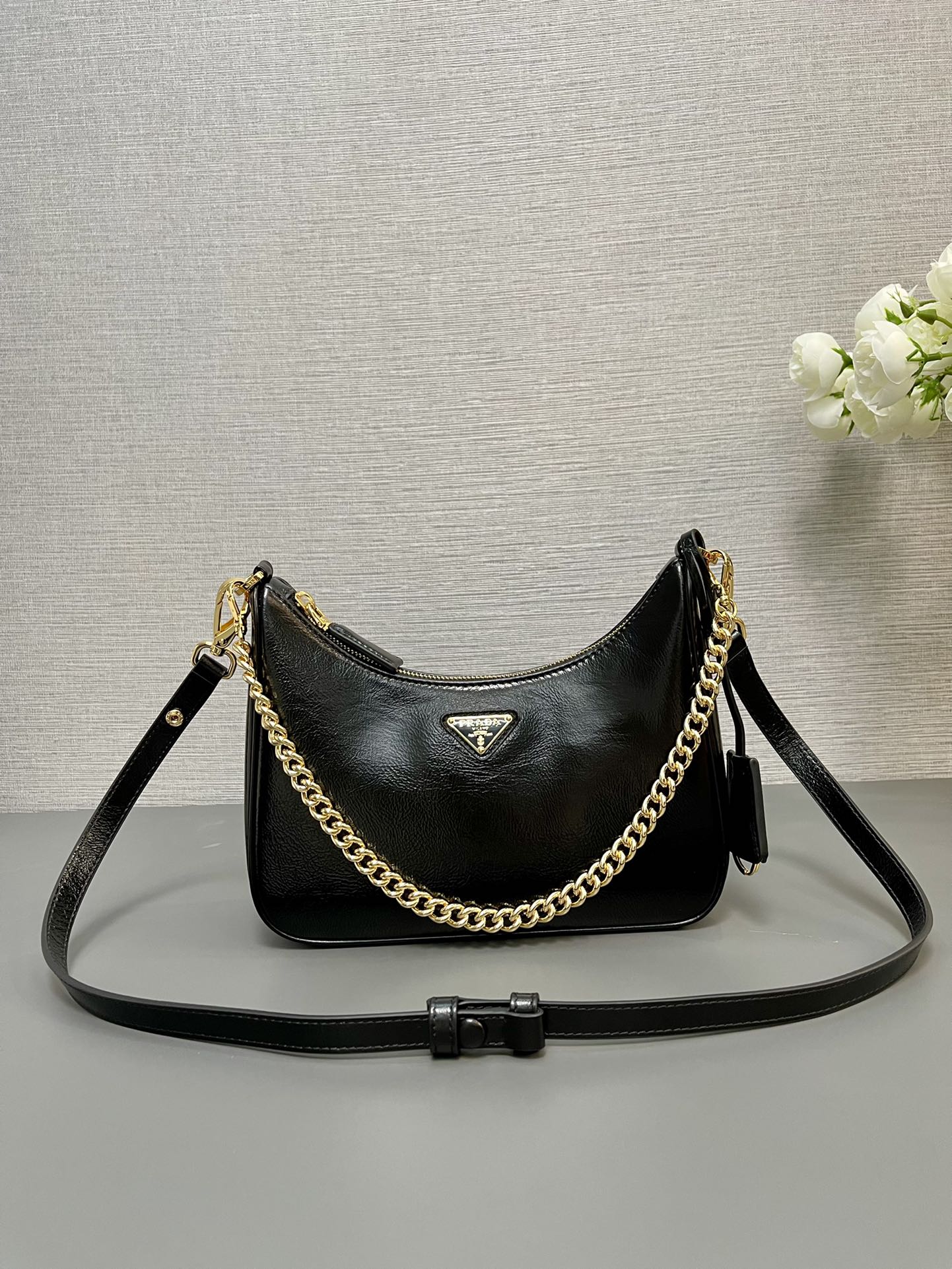 PRADA HOBO BAG 23 IN BLACK PATENT NAPPA LAMBSKIN GOLD HARDWARE