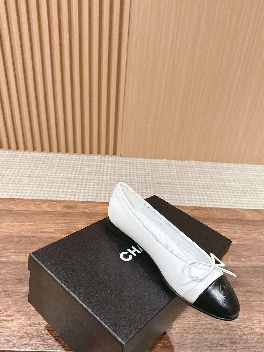 CHANEL ballet flat white back lambskin