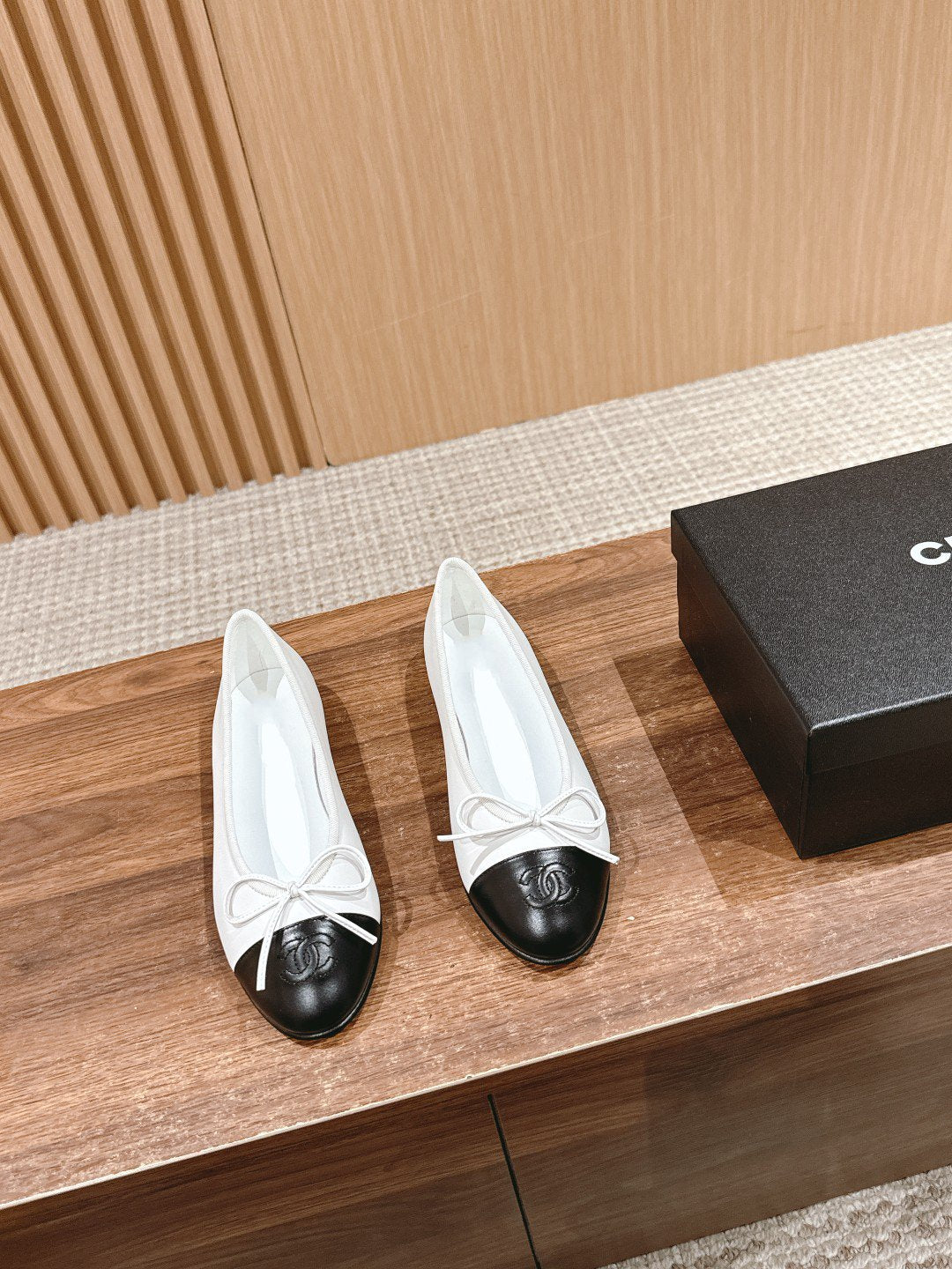 CHANEL ballet flat white back lambskin