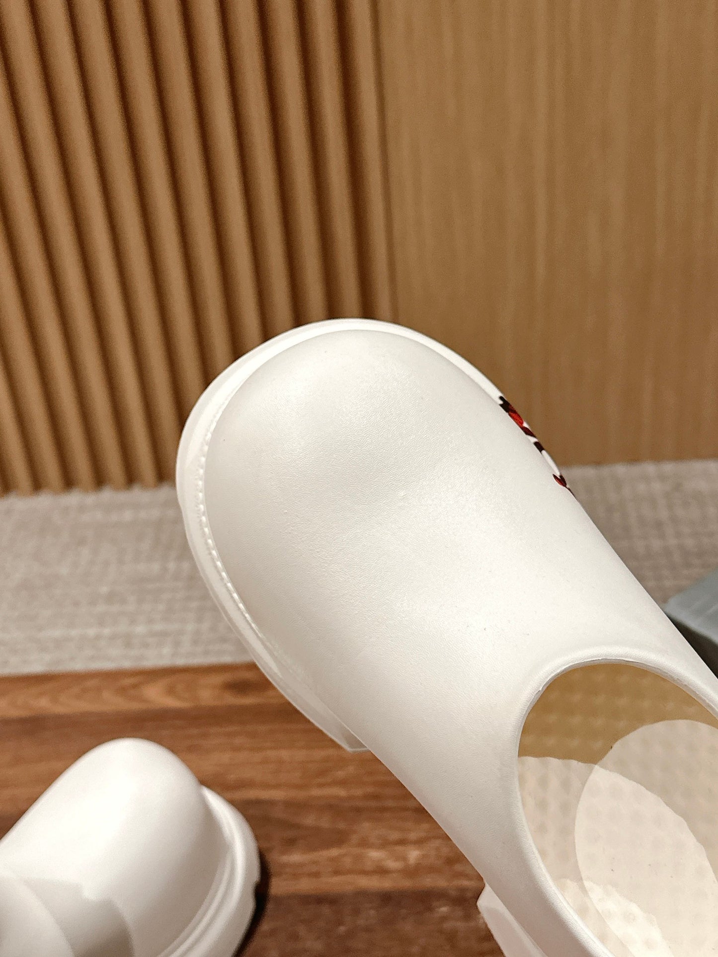 Balanciaga GRAFFITI THICK-SOLED CHEF SHOES IN WHITE RUBBER