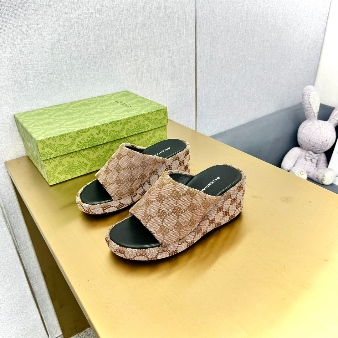 Balanciaga WEDGE SANDALS IN LIGHT BROWN MONOGRAM JACQUARD FABRIC