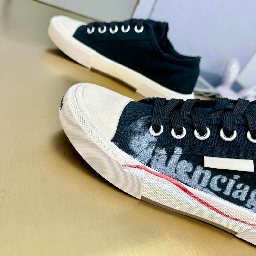 Balanciaga SNEAKERS IN BLACK CANVAS GRAFFITI LOGO