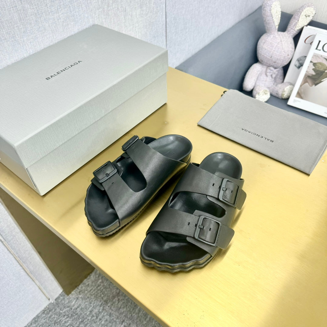 Balanciaga BIRKENSTOCK SLIPPERS IN BLACK CALFSKIN