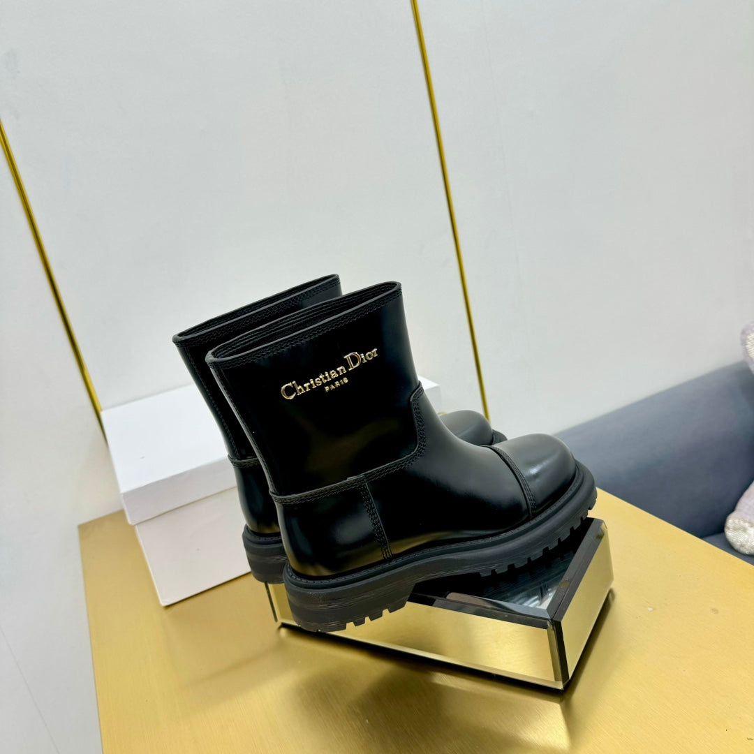 DIOR Ankle Boot In Glossy Black Cowhide 111758
