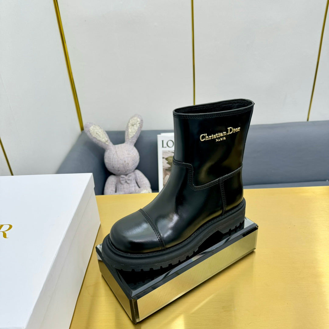 DIOR Ankle Boot In Glossy Black Cowhide 111758
