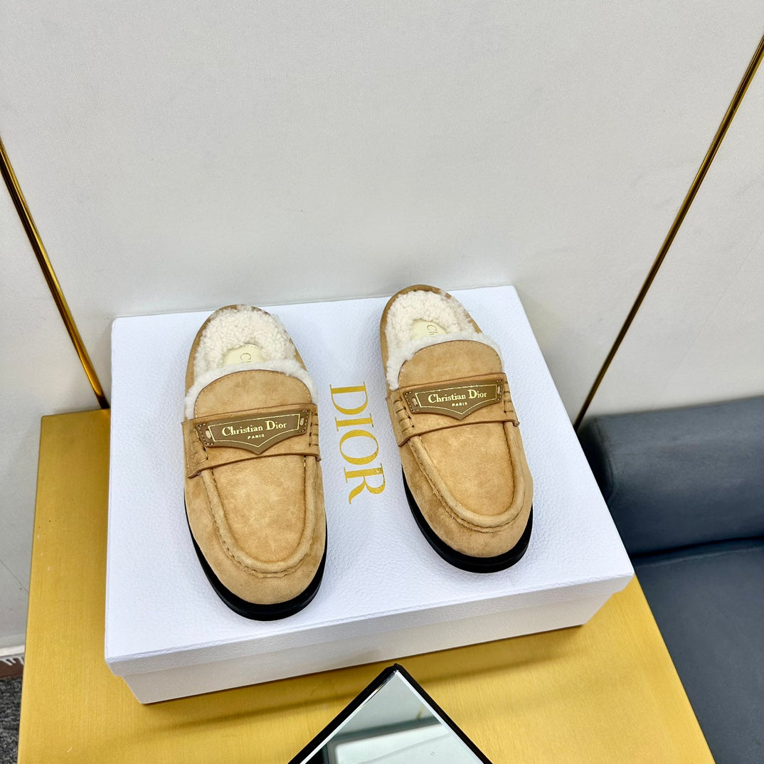 DIOR Boy Mule In Beige Vintage Suede With Wool Fleece Lining 111830