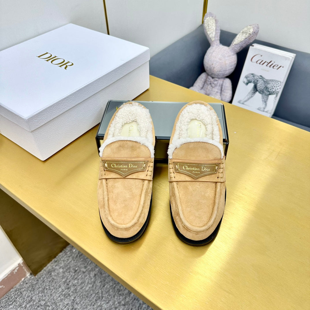 DIOR Boy Mule In Beige Vintage Suede With Wool Fleece Lining 111830