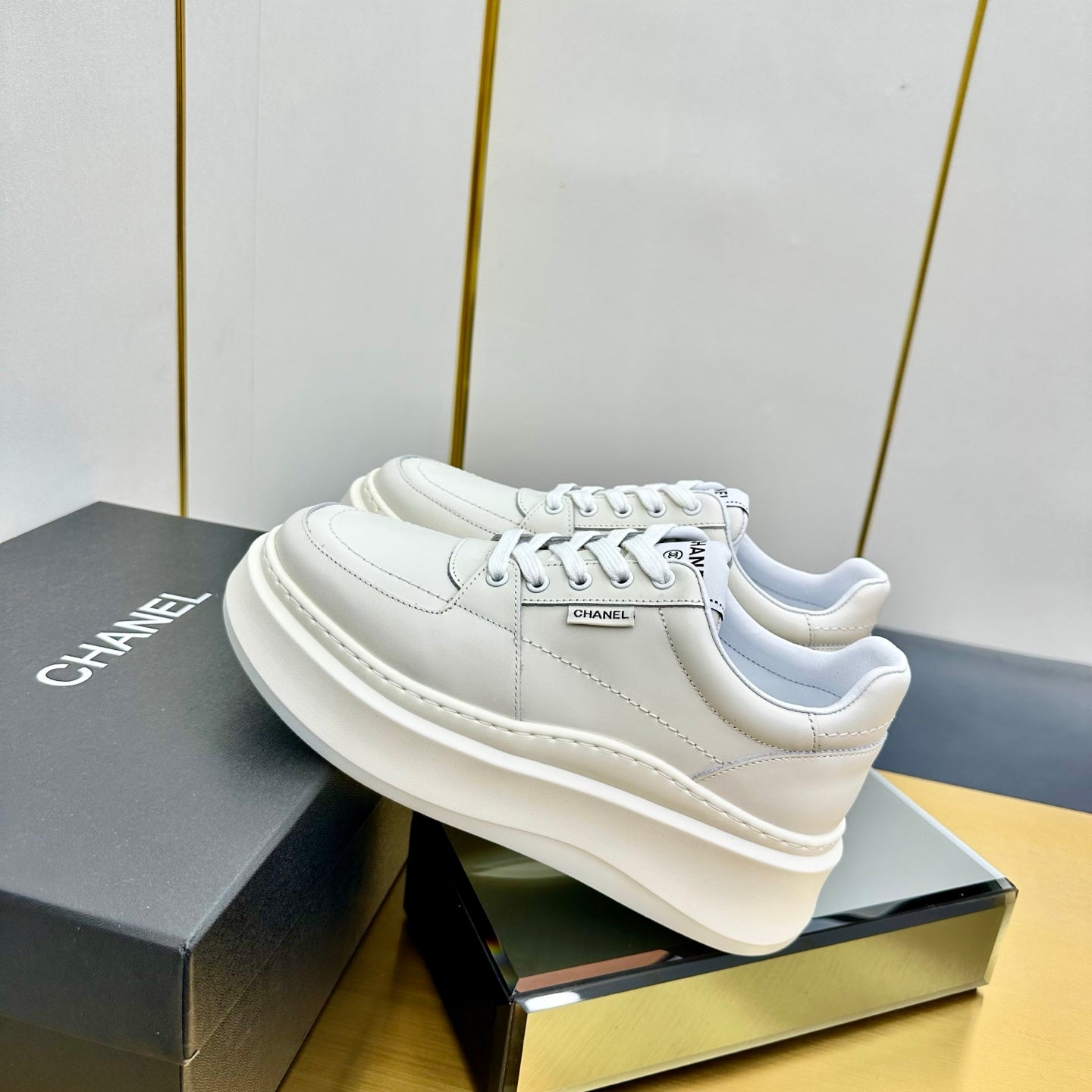 CHANEL 25 Sneaker White Leather 238471