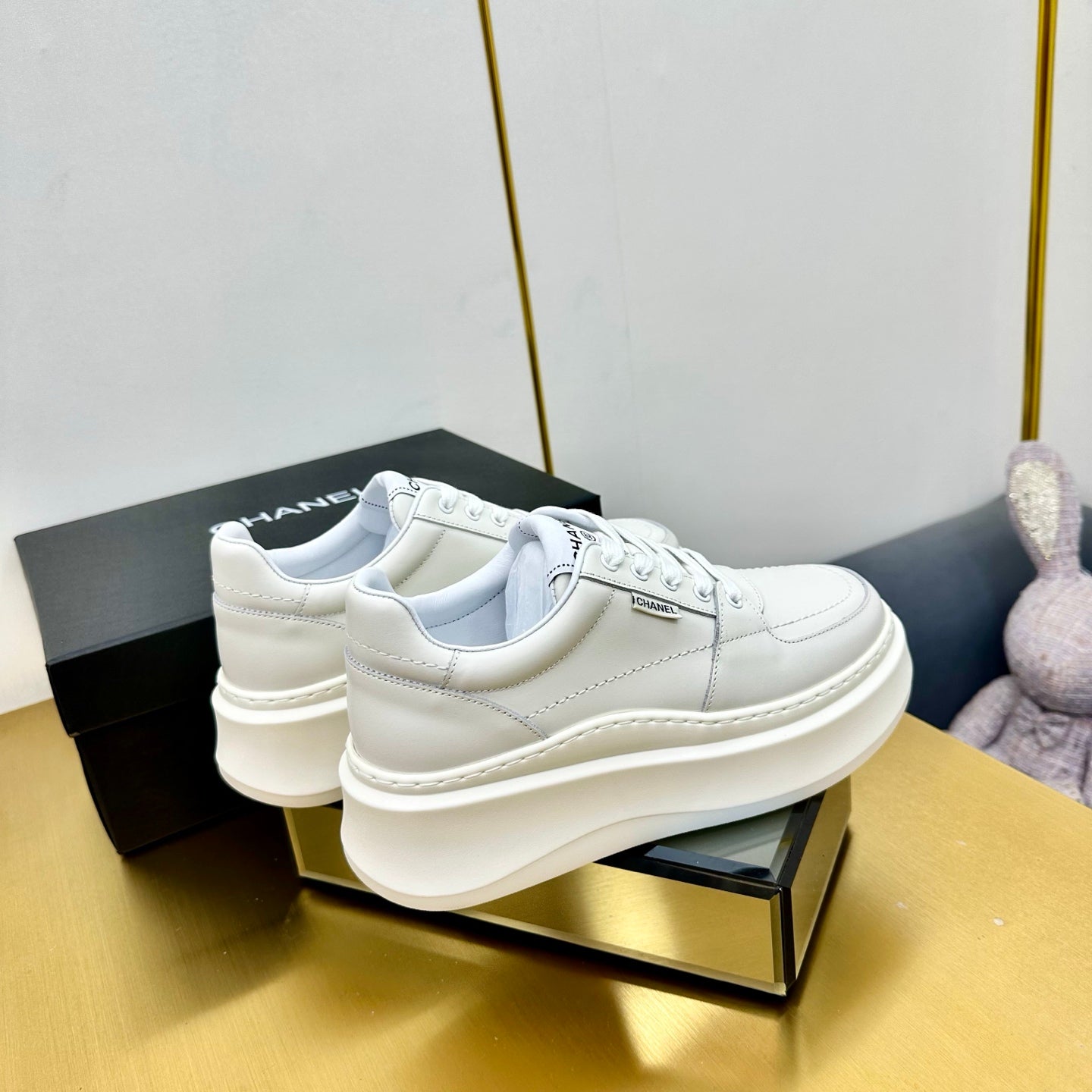 CHANEL 25 Sneaker White Leather 238471