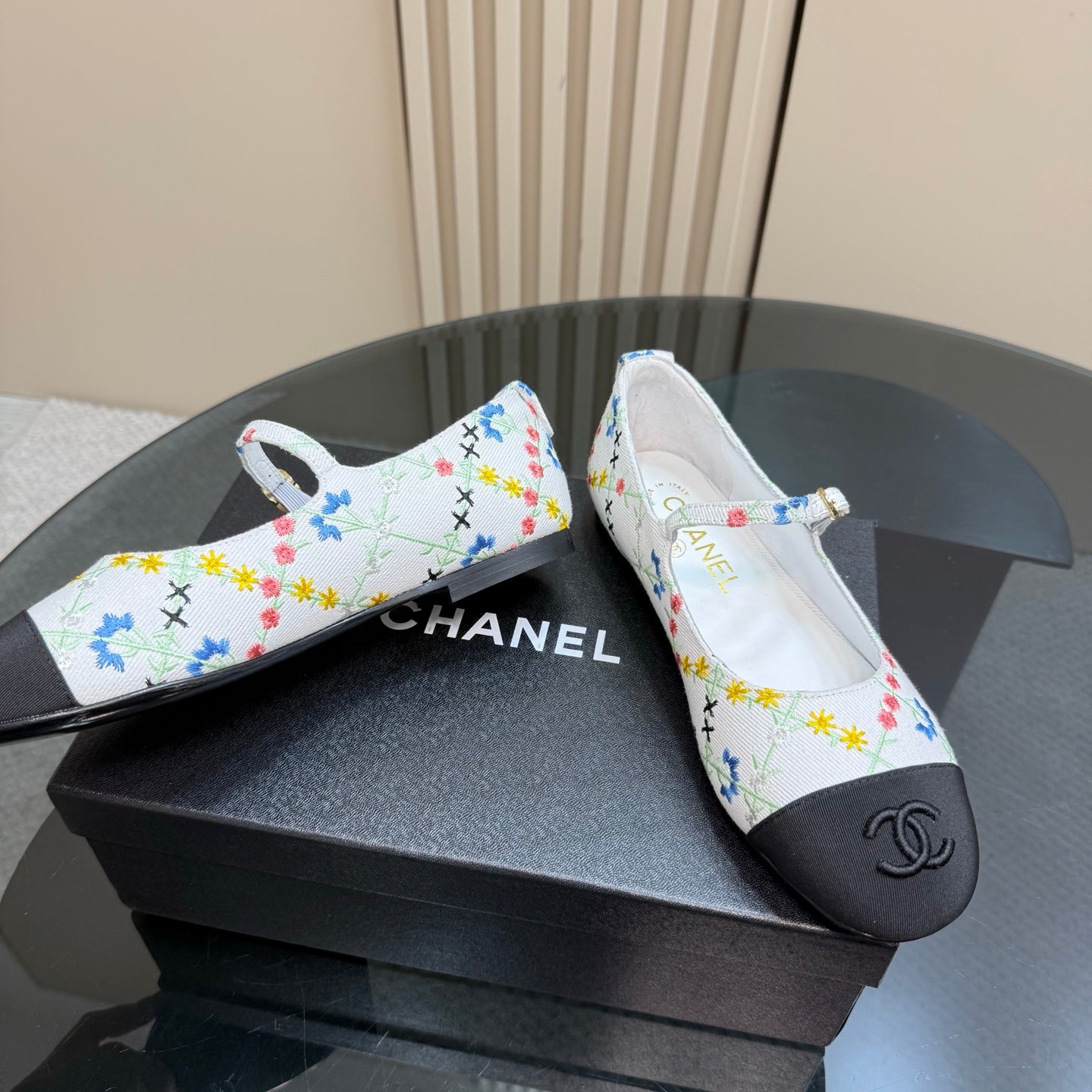 CHANEL 25 Mary Jane Flats White Pattern Fabric 239405