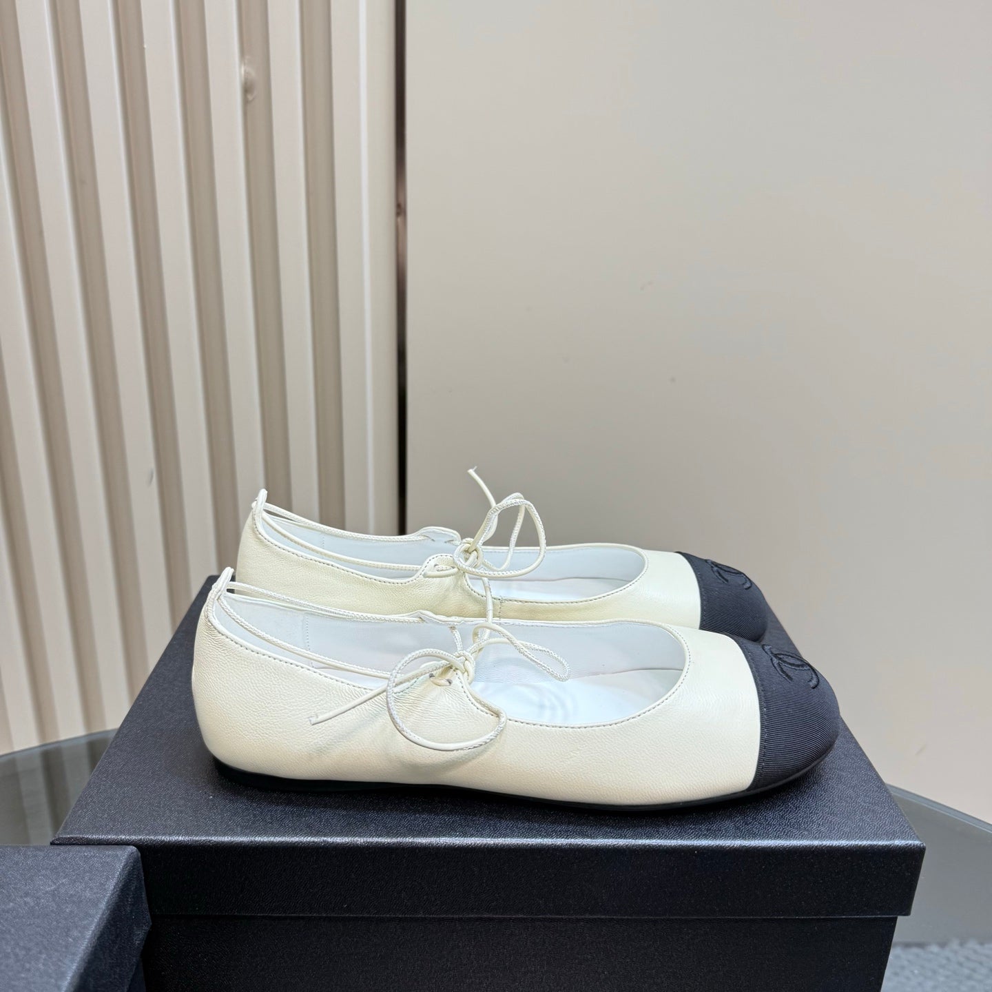 CHANEL 25 Mary Jane Flat Beige Cream Leather with Fabric 239407