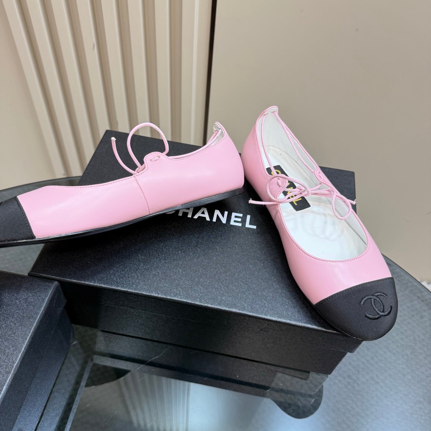 CHANEL 25 Mary Jane Flat Pink Leather with Fabric 239408