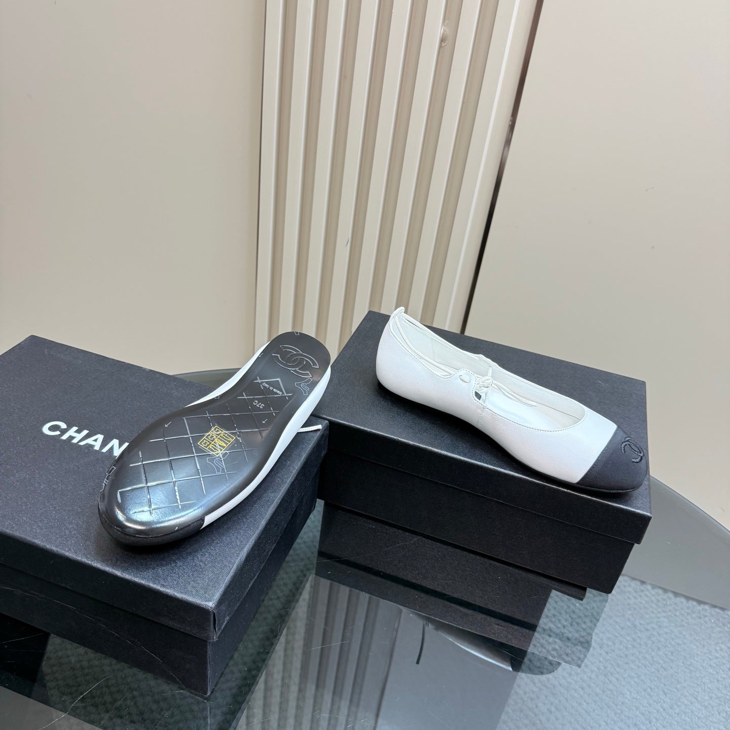CHANEL 25 Mary Jane Flat White Leather with Fabric 239409