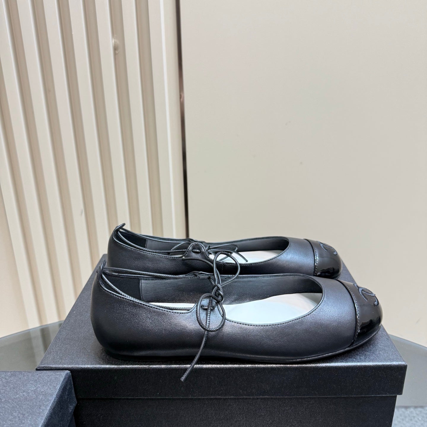 CHANEL 25 Mary Jane Flat Black Leather with Patent Leather 239410