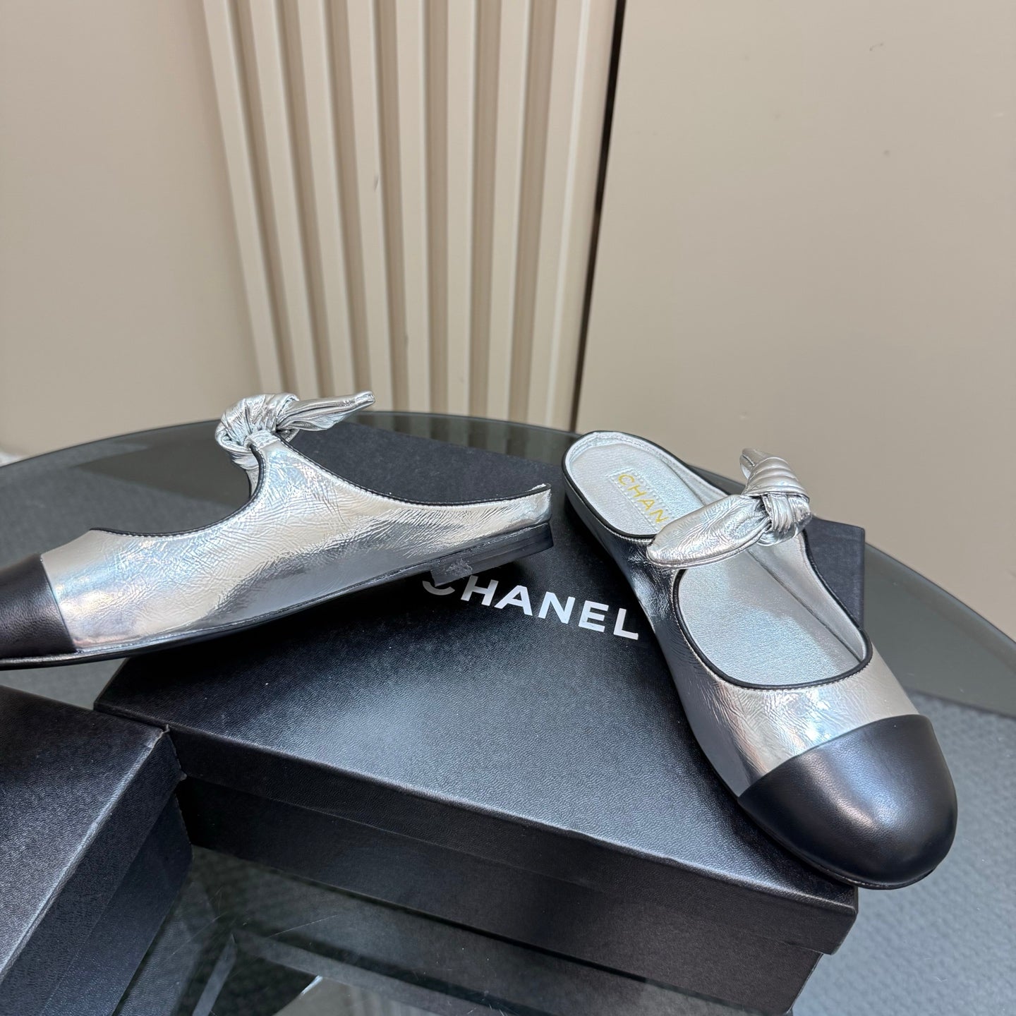 CHANEL 25 Mule Flat Silver Sheepskin 239413