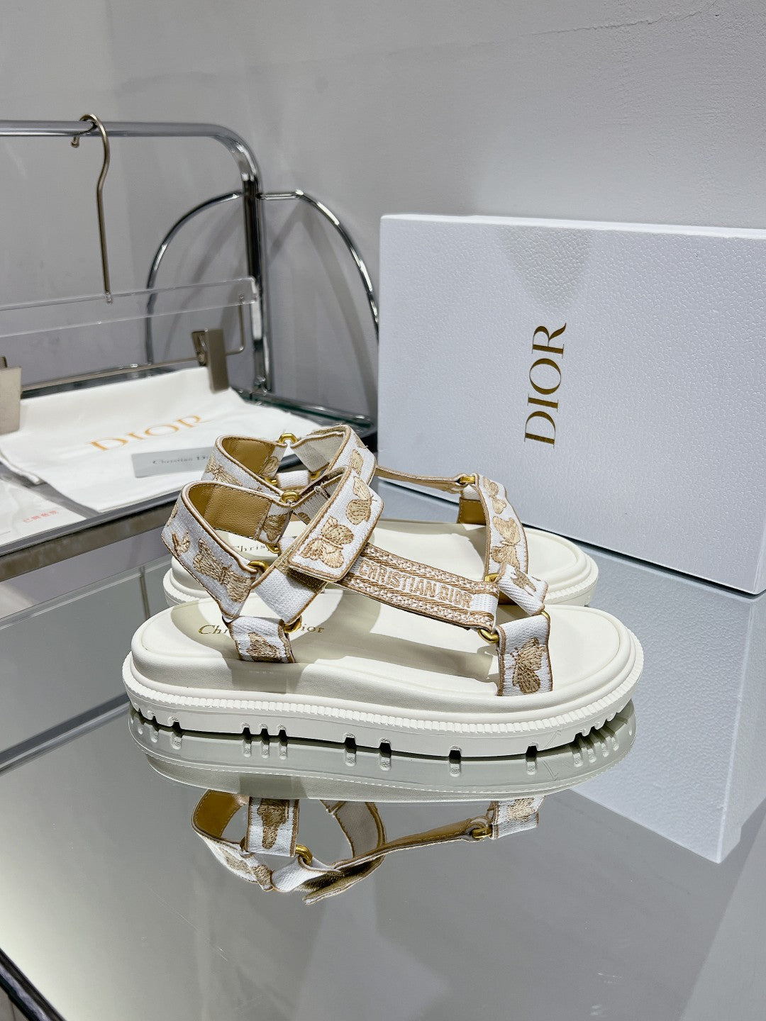 DIOR D-Wave Sandal In Dark Beige Mix White Cowhide 100757