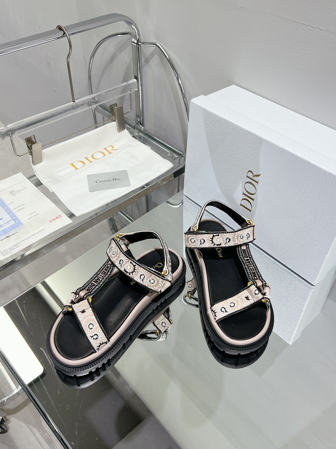 DIOR D-Wave Sandal In Light Pink Black Cowhide 100761