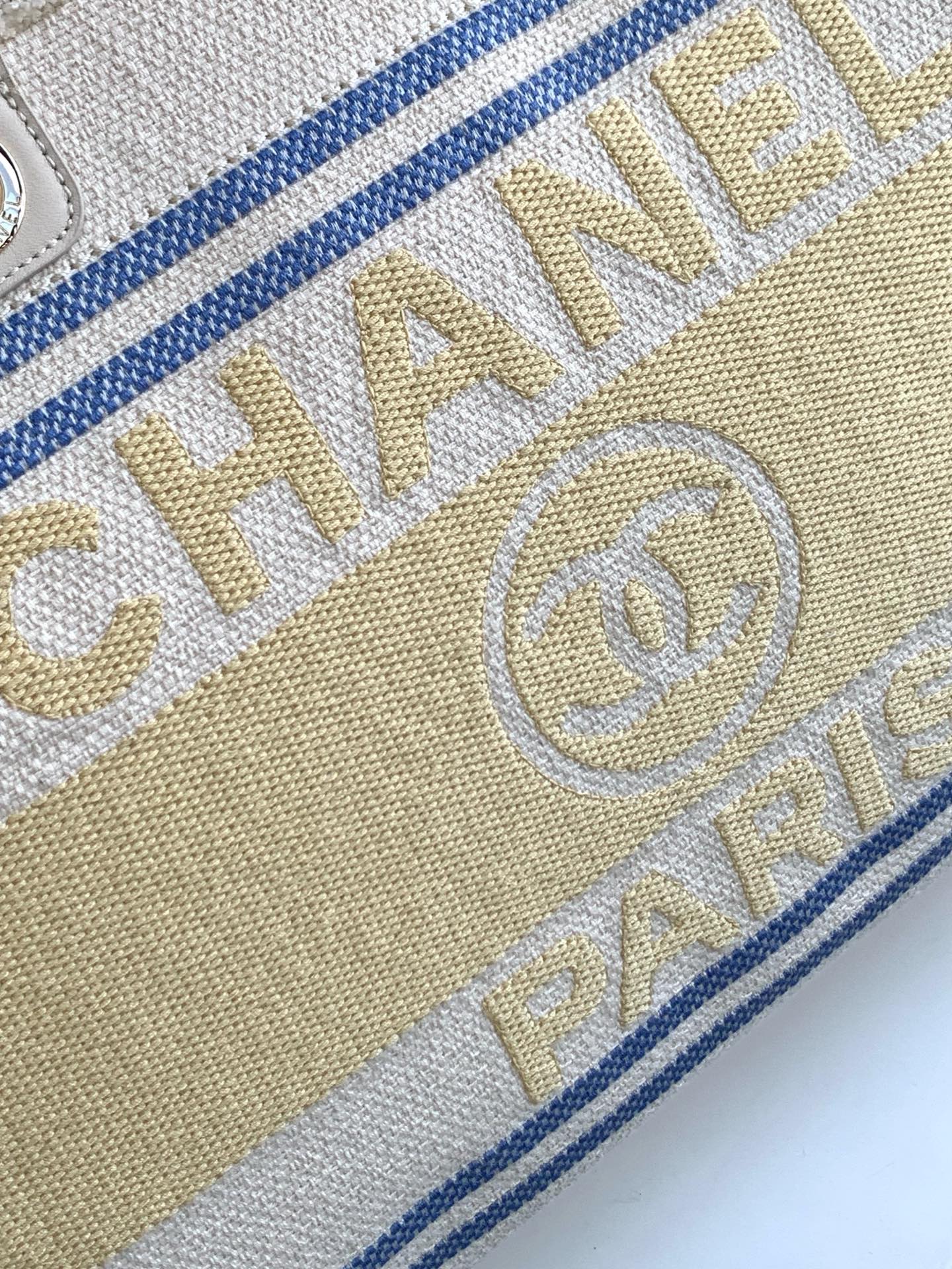 CHANEL 25C ToTe Bag Beige Light Tan Canvas Fabric 238508