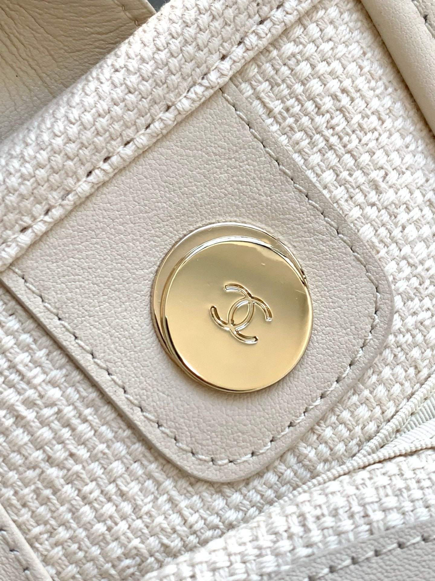 CHANEL 25C ToTe Bag Beige Navy Blue Canvas Fabric 238518