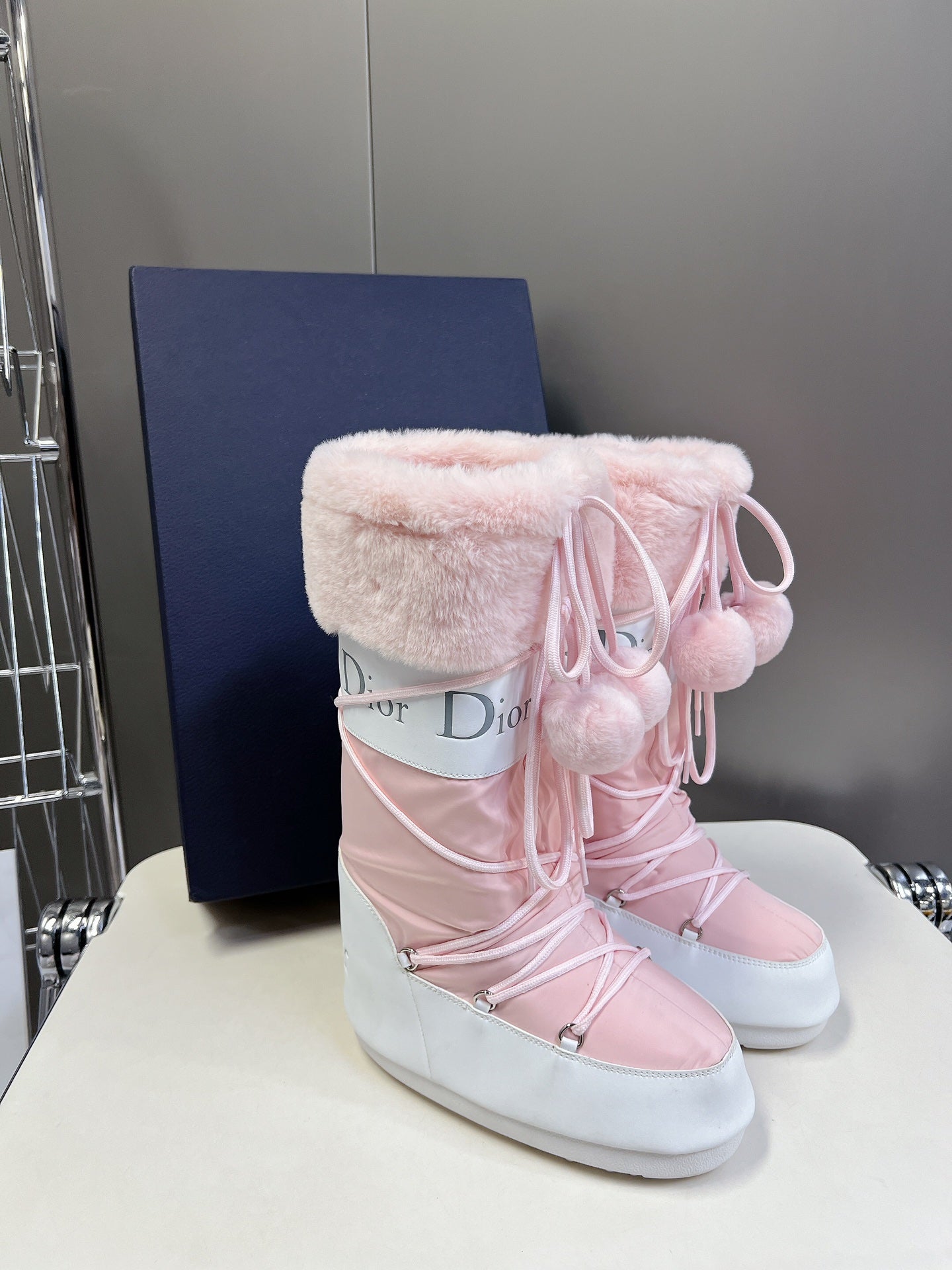 DIOR Short Boots 60mm In Light Pink Cowhide With Feather 989721