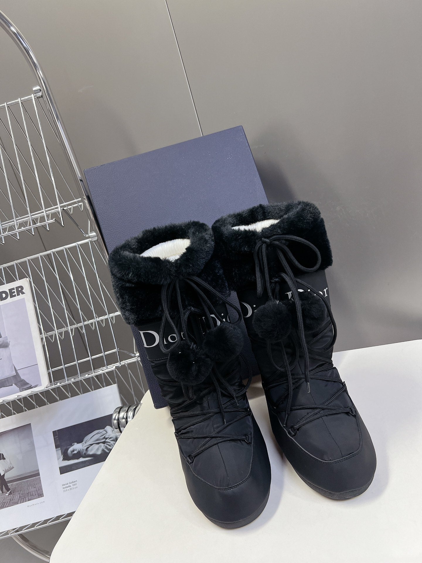 DIOR Short Boots 60mm In Black Cowhide With Feather 989723